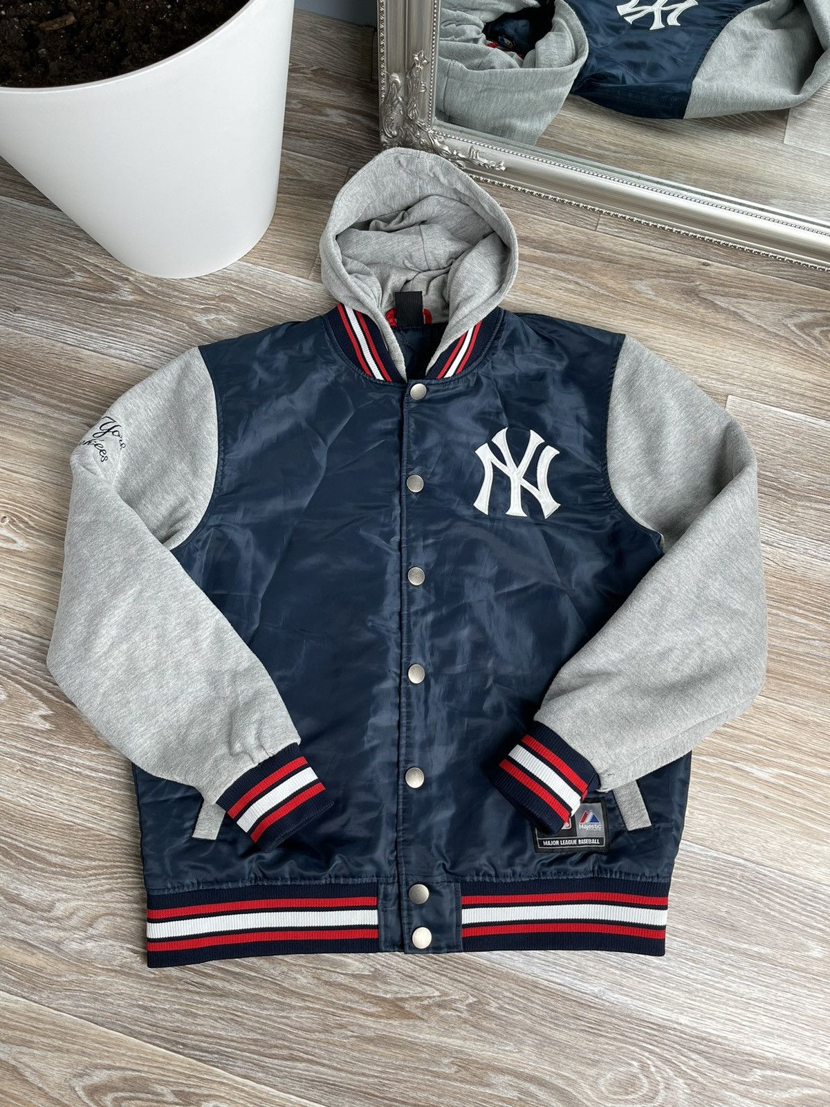 Vintage MLB New York Yankees Authentic Majestic Bomber Jacket