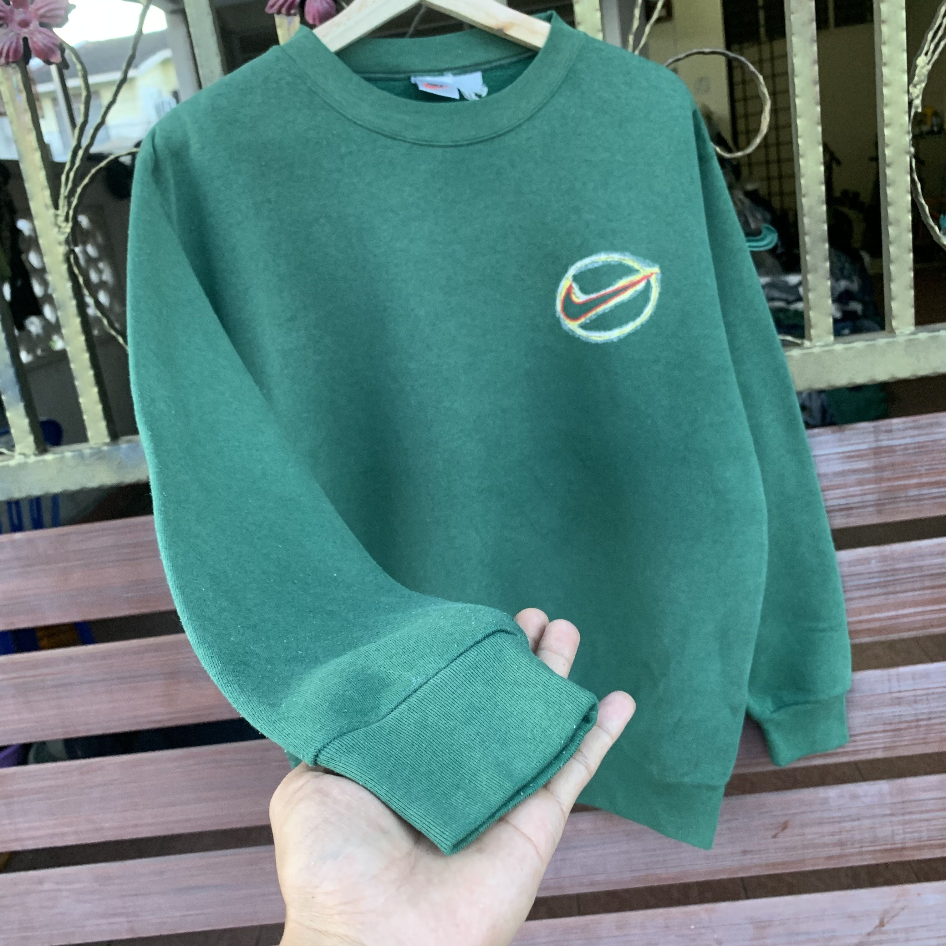 Nike 90s Vintage Nike Swoosh Big Logo Rare Crewneck Pullover Size US M / EU 48-50 / 2 - 5 Thumbnail