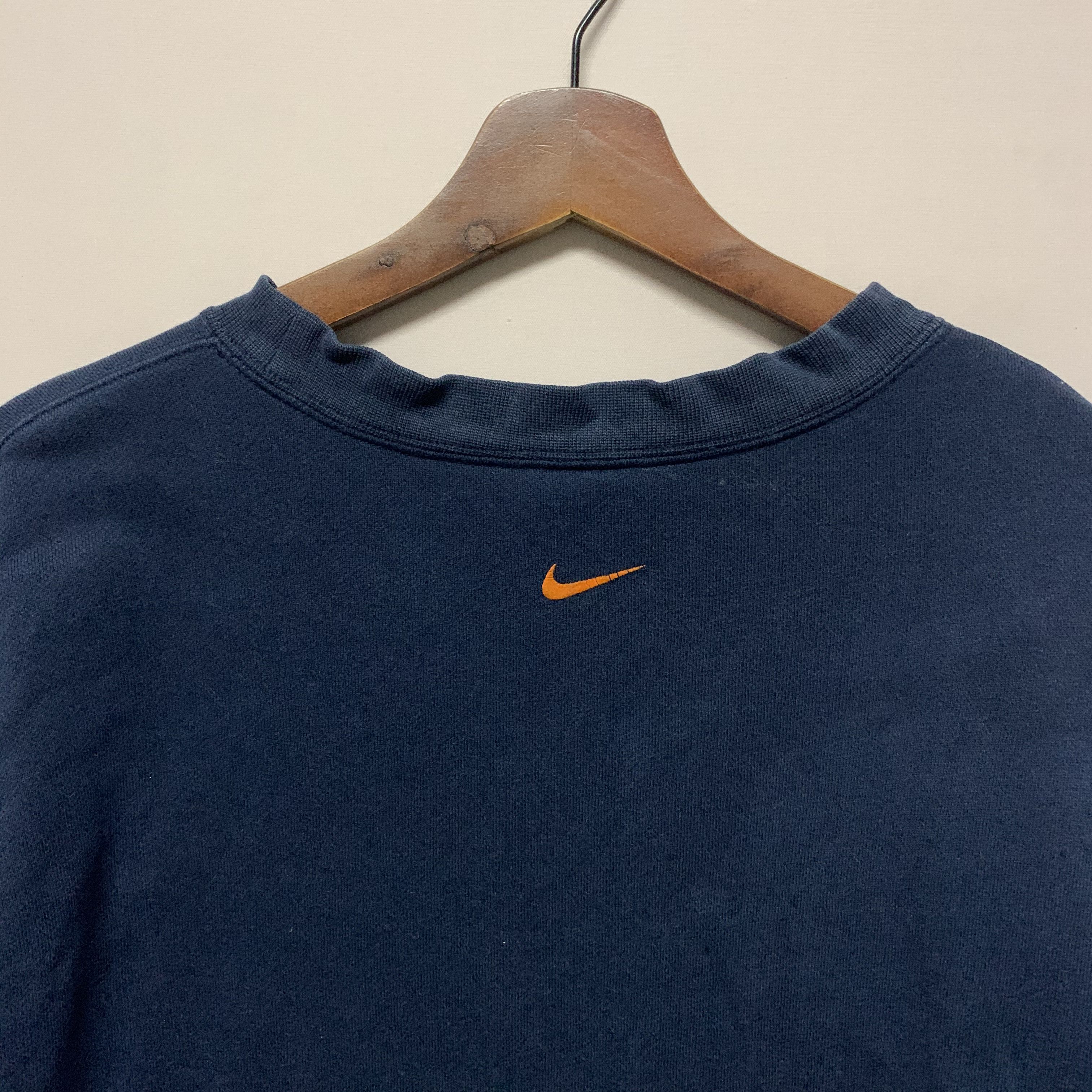 Nike Vintage Nike Small Logo Sportswear Crewneck Sweatshirt Size US M / EU 48-50 / 2 - 14 Thumbnail