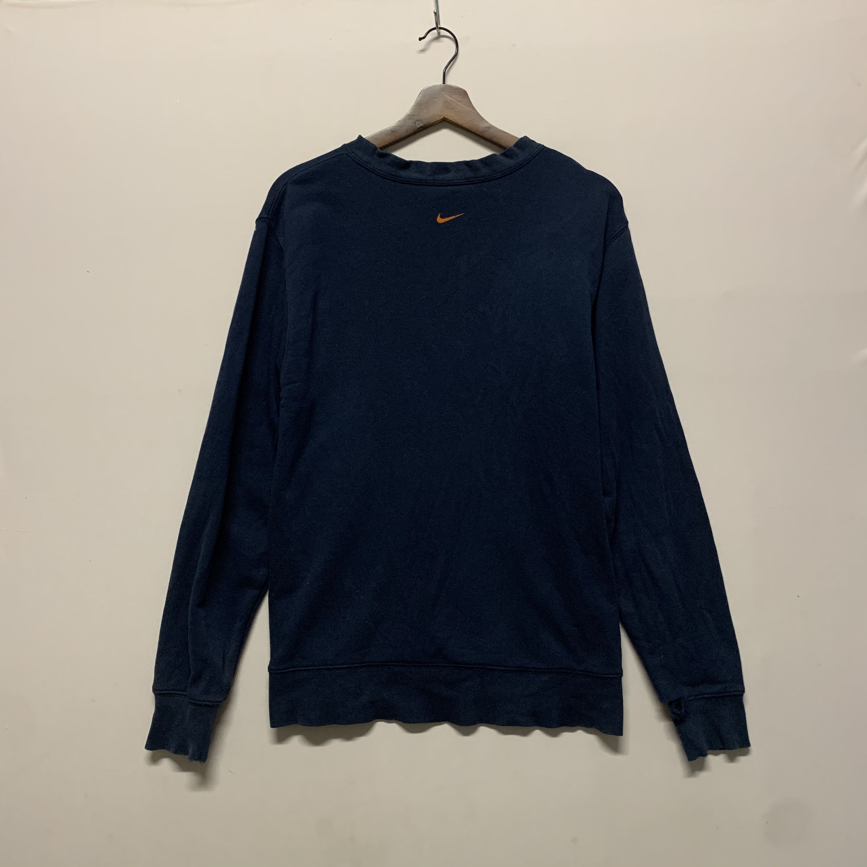 Nike Vintage Nike Small Logo Sportswear Crewneck Sweatshirt Size US M / EU 48-50 / 2 - 13 Thumbnail