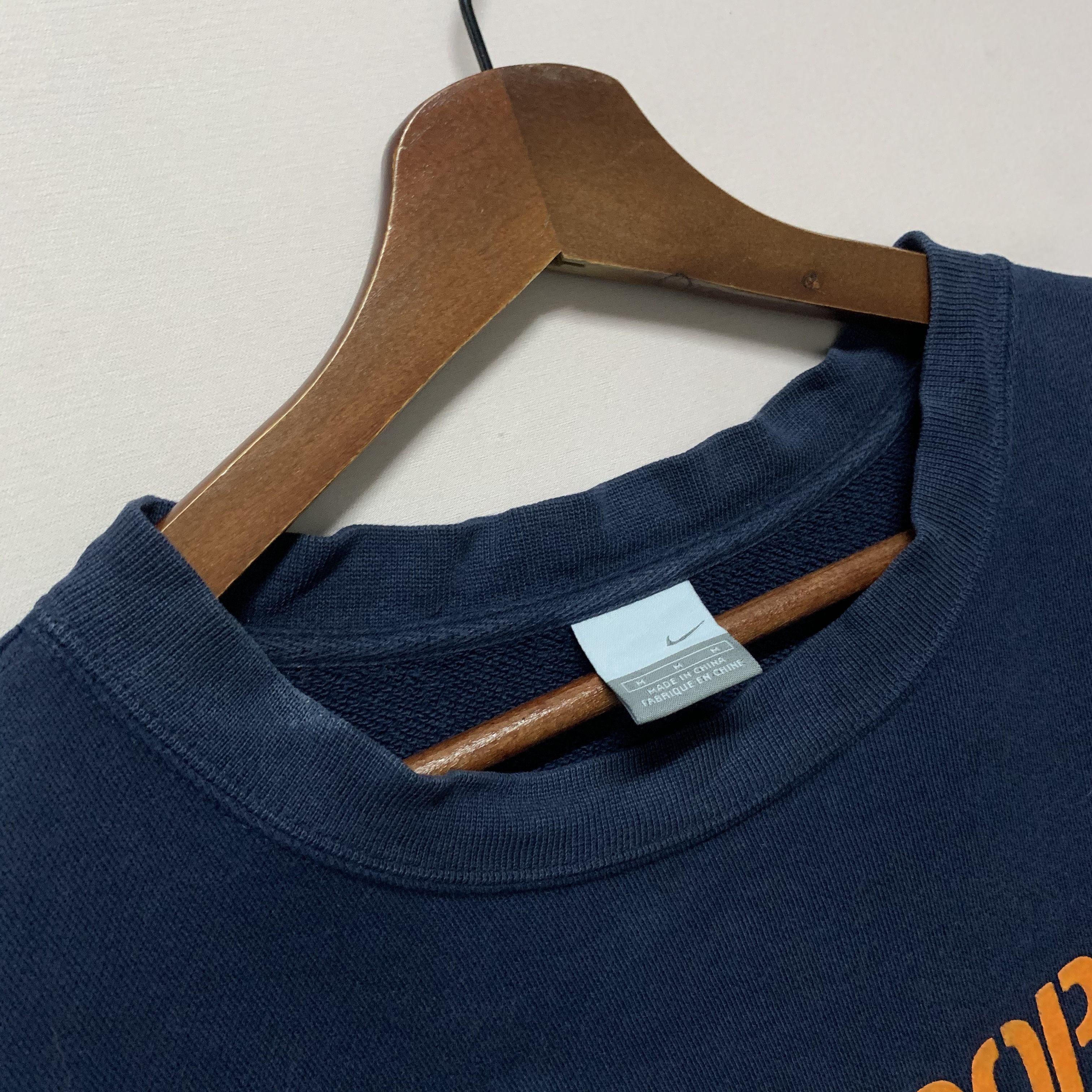 Nike Vintage Nike Small Logo Sportswear Crewneck Sweatshirt Size US M / EU 48-50 / 2 - 8 Thumbnail
