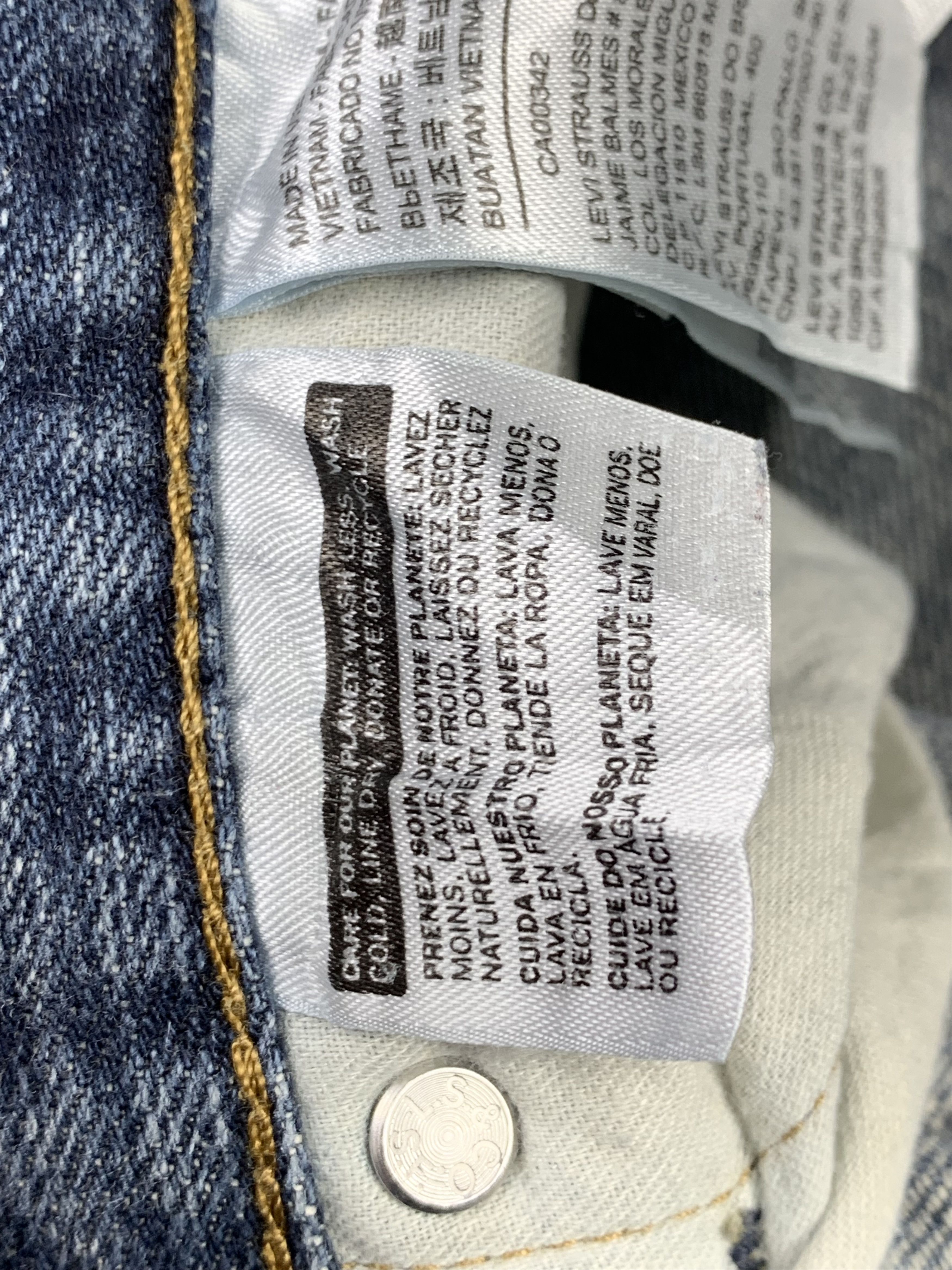 Levi's Vintage Levis 569 Faded Blue Jeans DP2155 Size US 35 - 7 Thumbnail