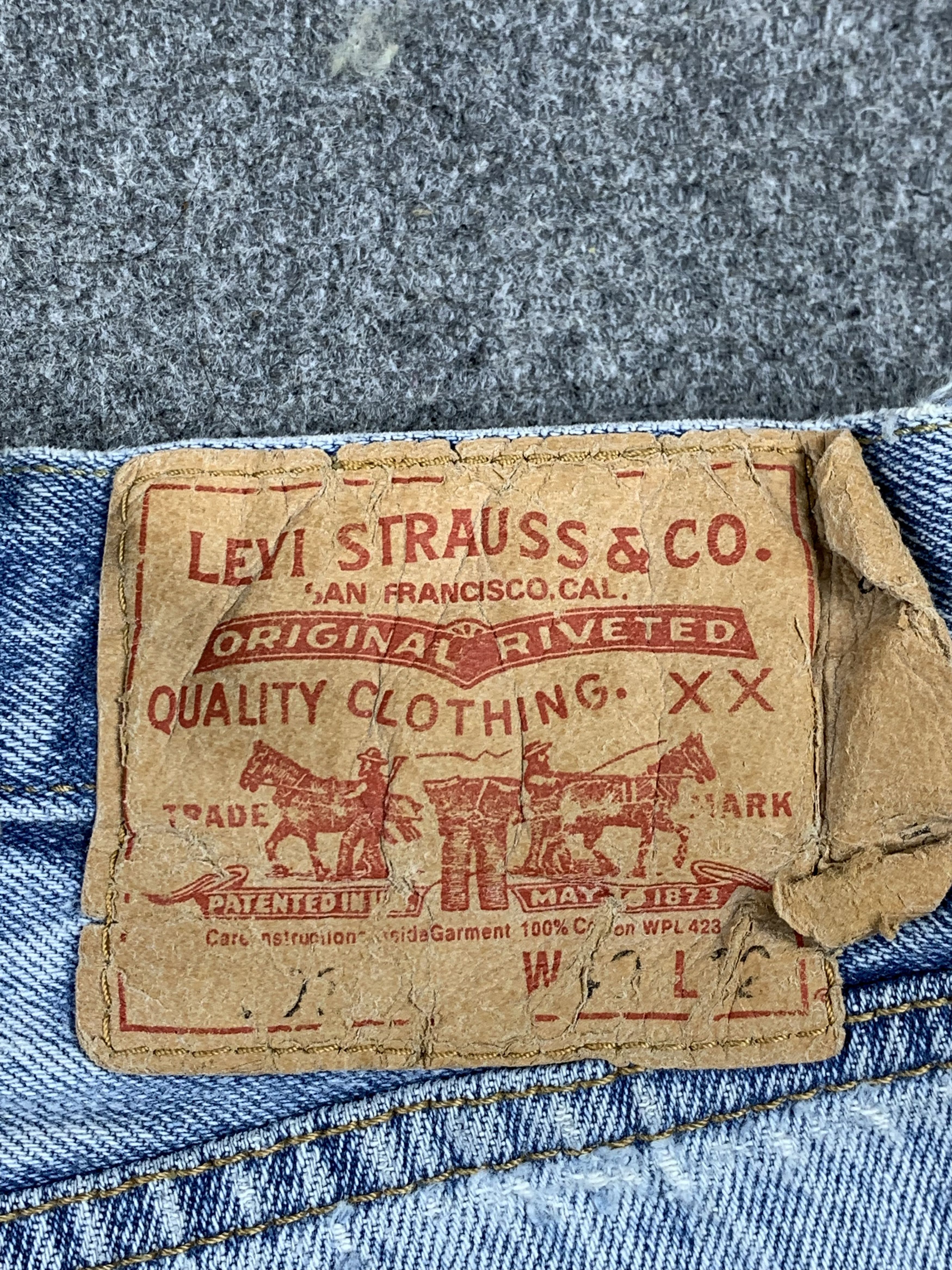 Levi's Vintage Levis 501 Light Wash Jeans DP2158 Size US 39 - 5 Thumbnail