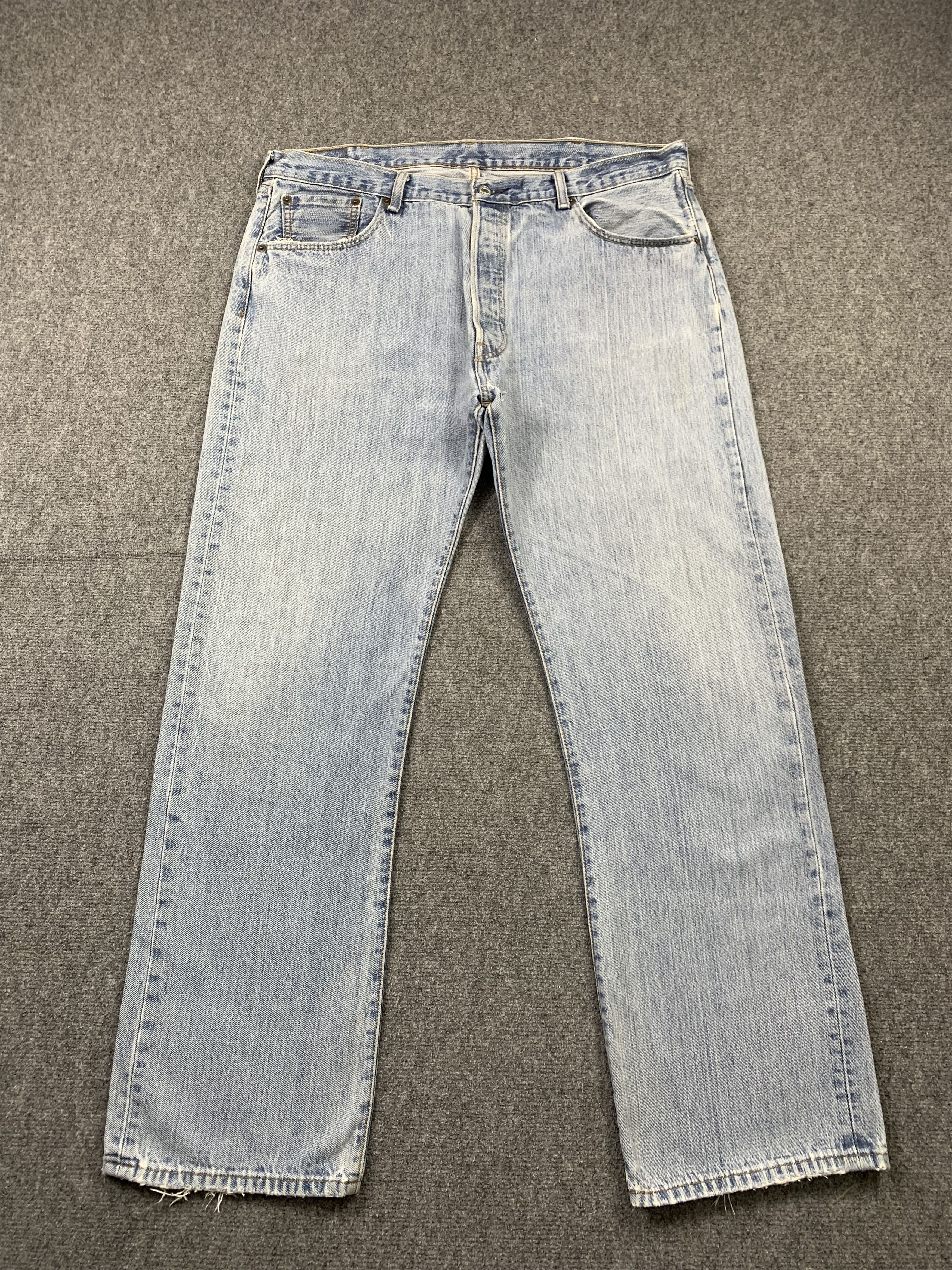 Levi's Vintage Levis 501 Light Wash Jeans DP2158 Size US 39 - 1 Thumbnail