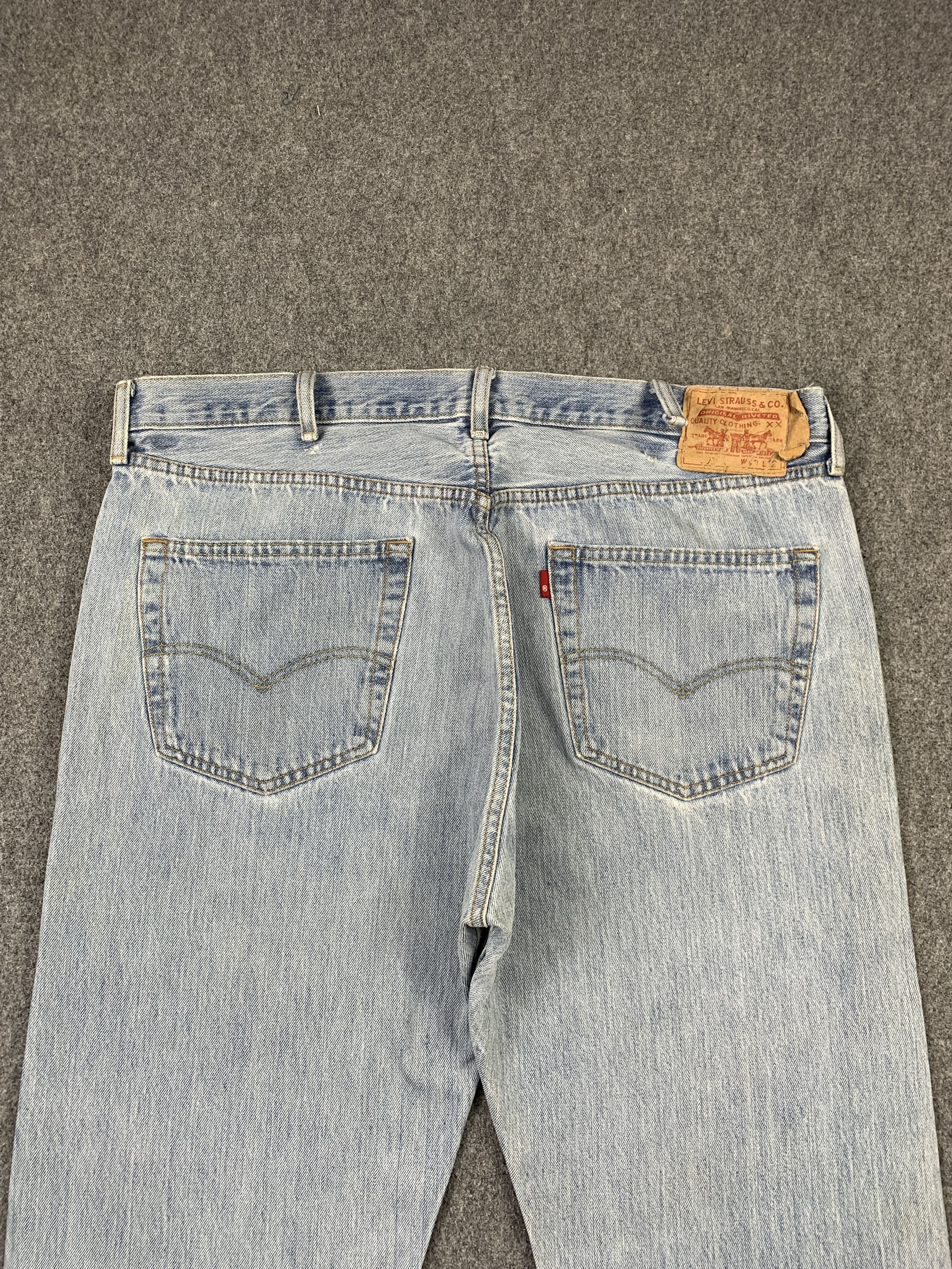 Levi's Vintage Levis 501 Light Wash Jeans DP2158 Size US 39 - 4 Thumbnail