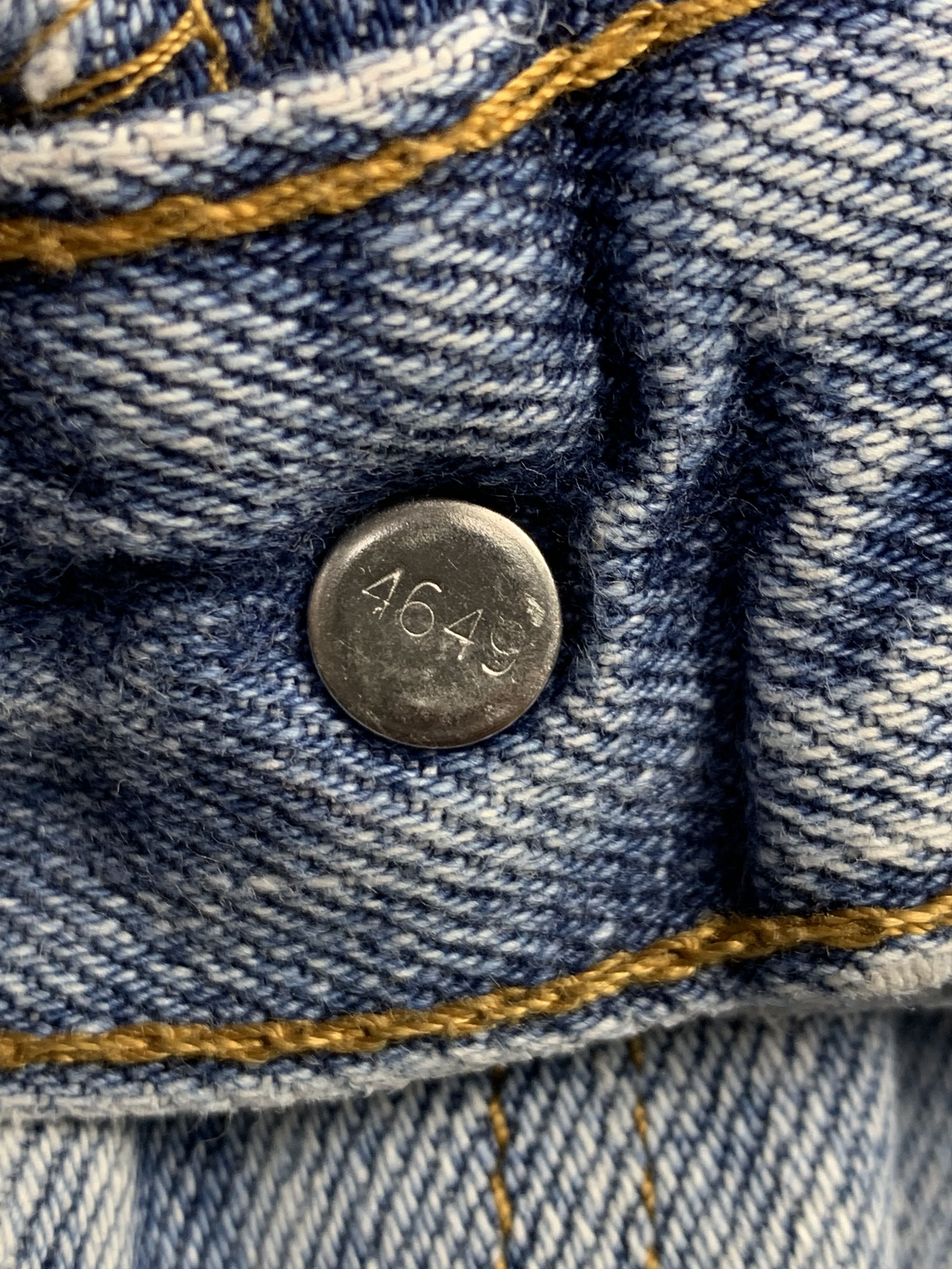 Levi's Vintage Levis 550 Light Wash Jeans DP2160 Size US 35 - 16 Thumbnail