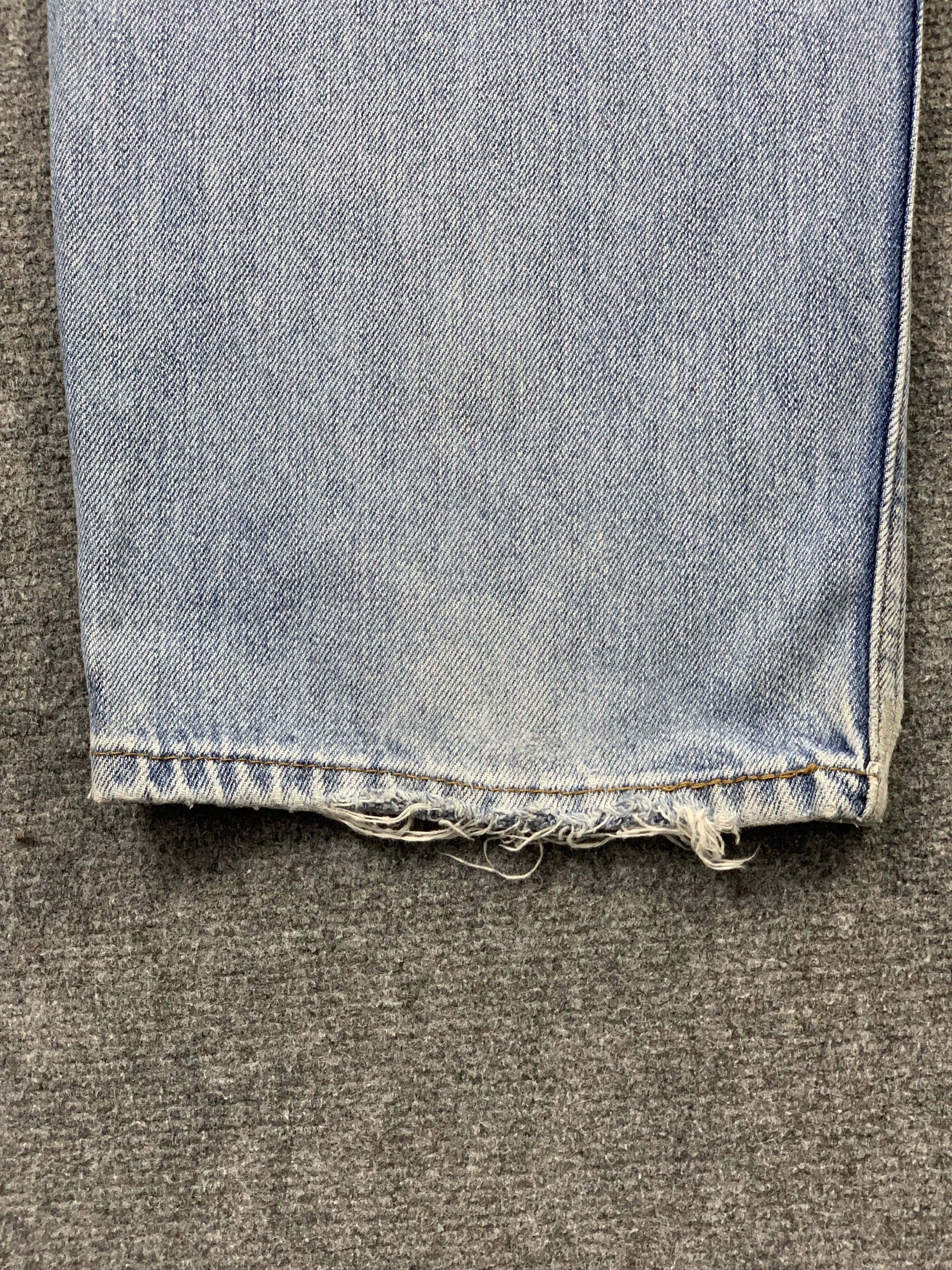 Levi's Vintage Levis 550 Light Wash Jeans DP2160 Size US 35 - 18 Thumbnail