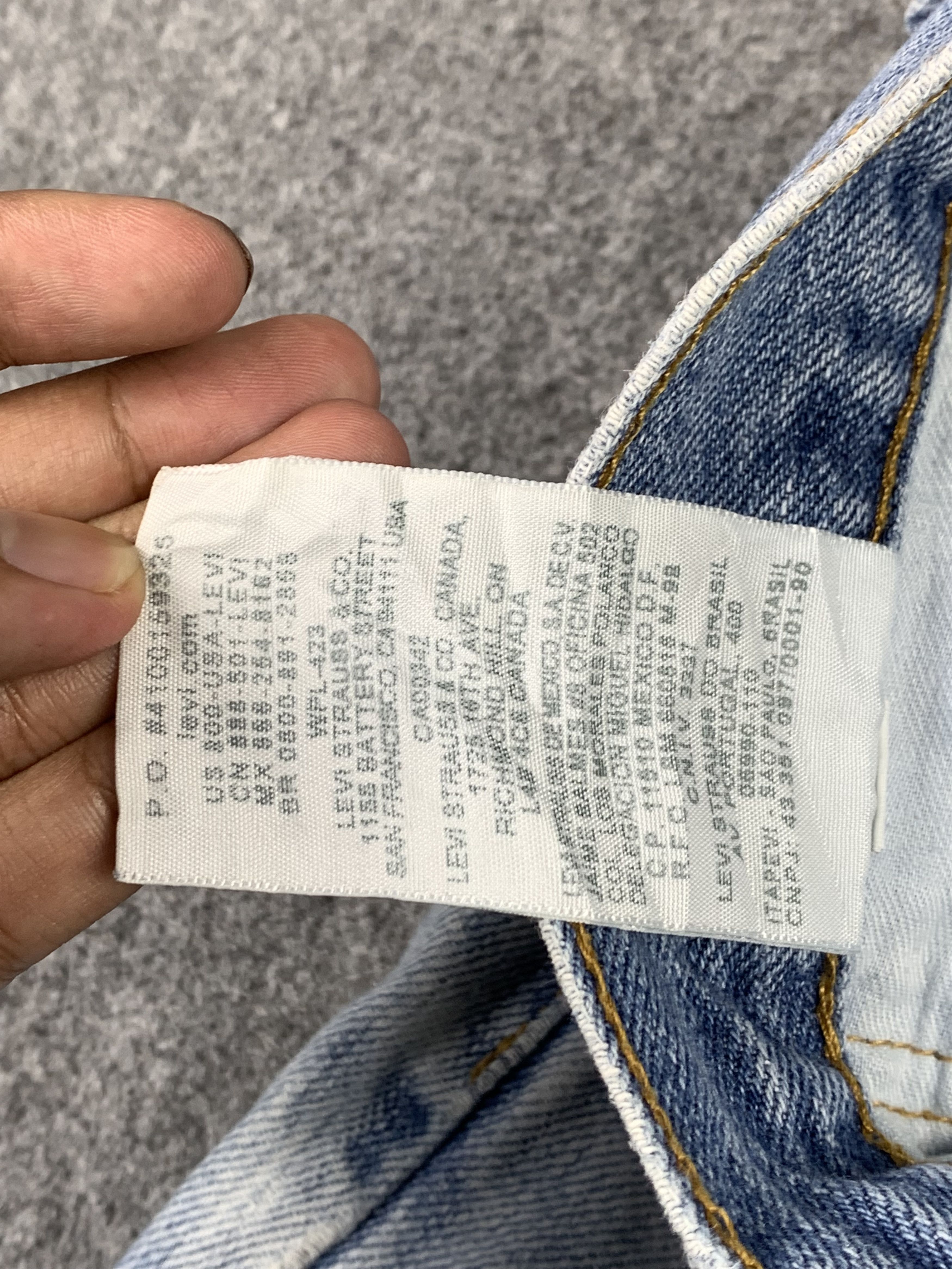 Levi's Vintage Levis 550 Light Wash Jeans DP2160 Size US 35 - 10 Thumbnail