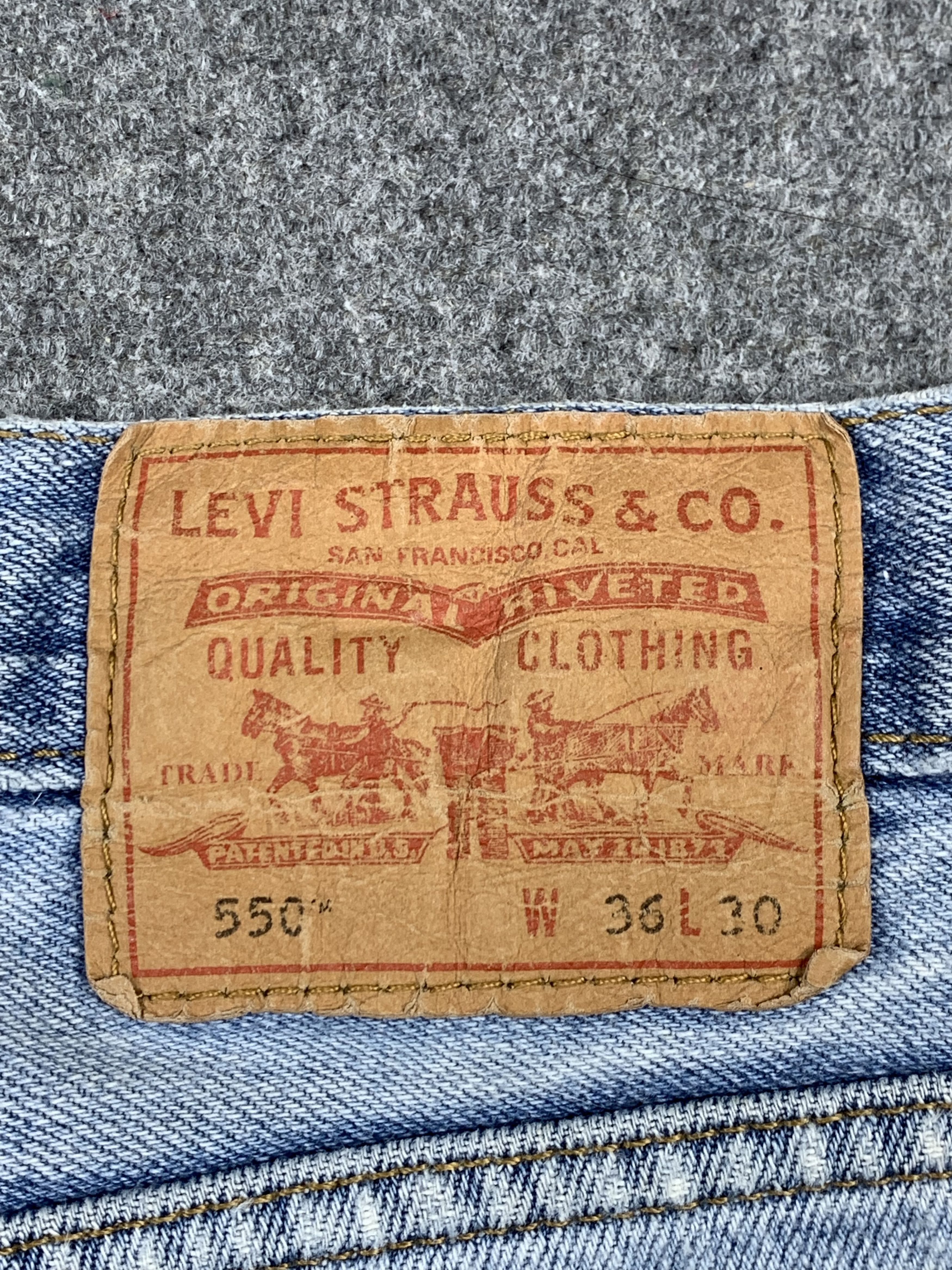 Levi's Vintage Levis 550 Light Wash Jeans DP2160 Size US 35 - 5 Thumbnail