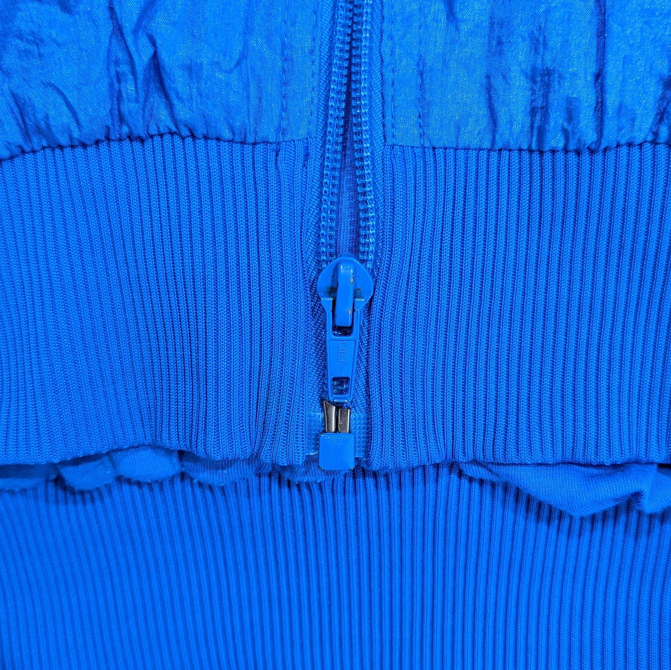 Adidas Vintage Adidas Nylon Bomber Jacket Gilet Removable Sleeves Size US M / EU 48-50 / 2 - 9 Thumbnail