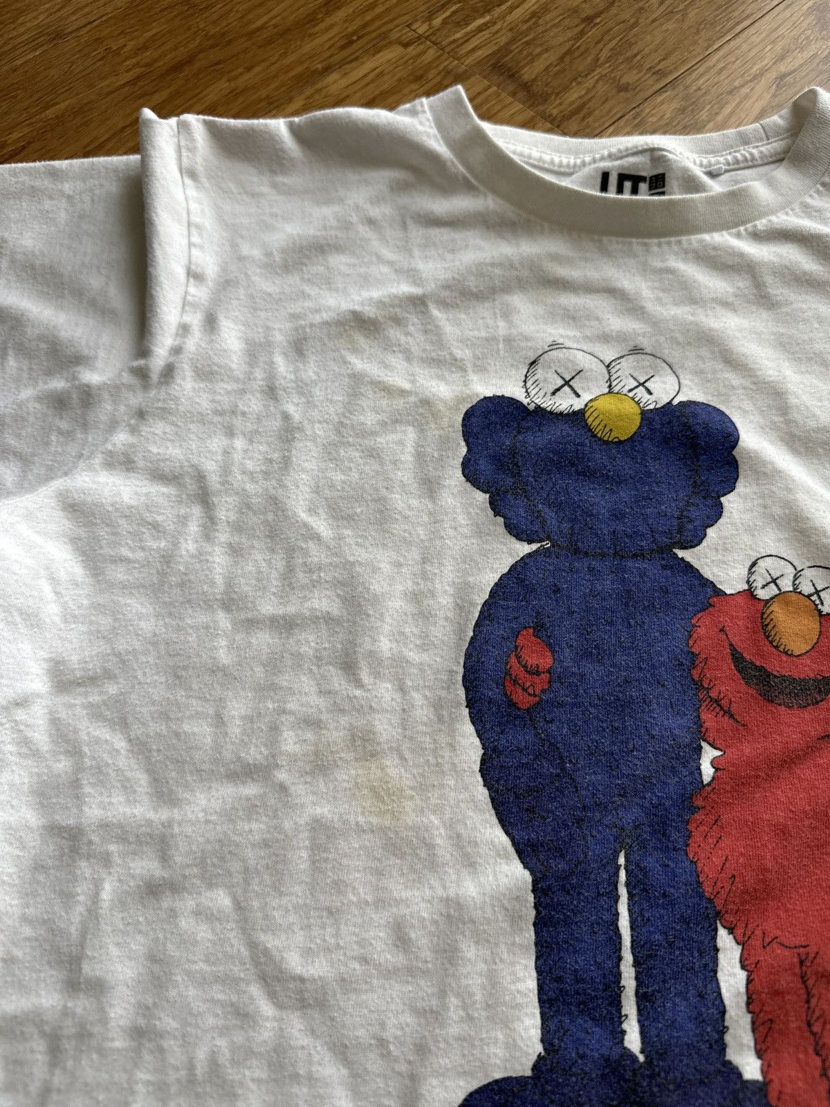 Kaws × Uniqlo Uniqlo x Kaws x Sesame Street shirt Size US M / EU 48-50 / 2 - 2 Thumbnail