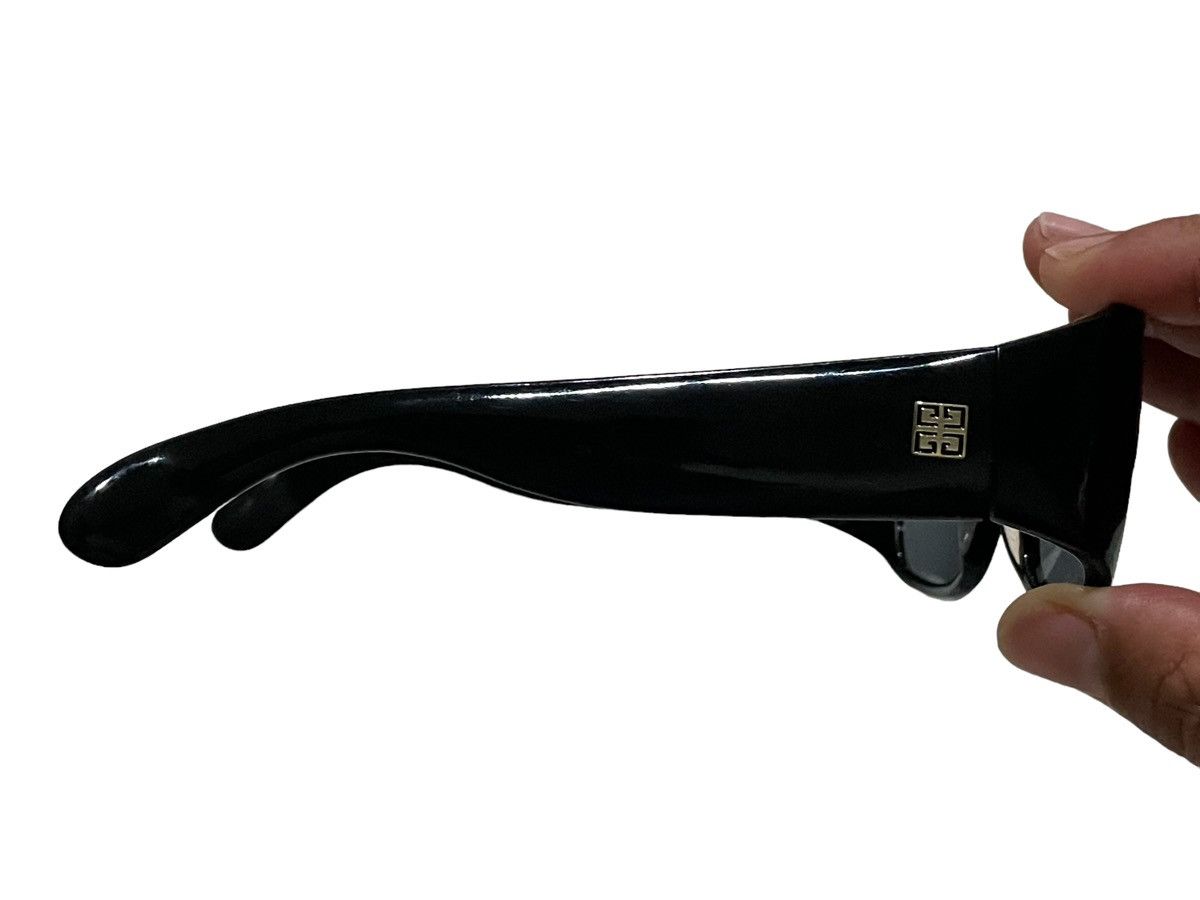 Givenchy Sunglasses Givenchy Paris Size ONE SIZE - 15 Thumbnail