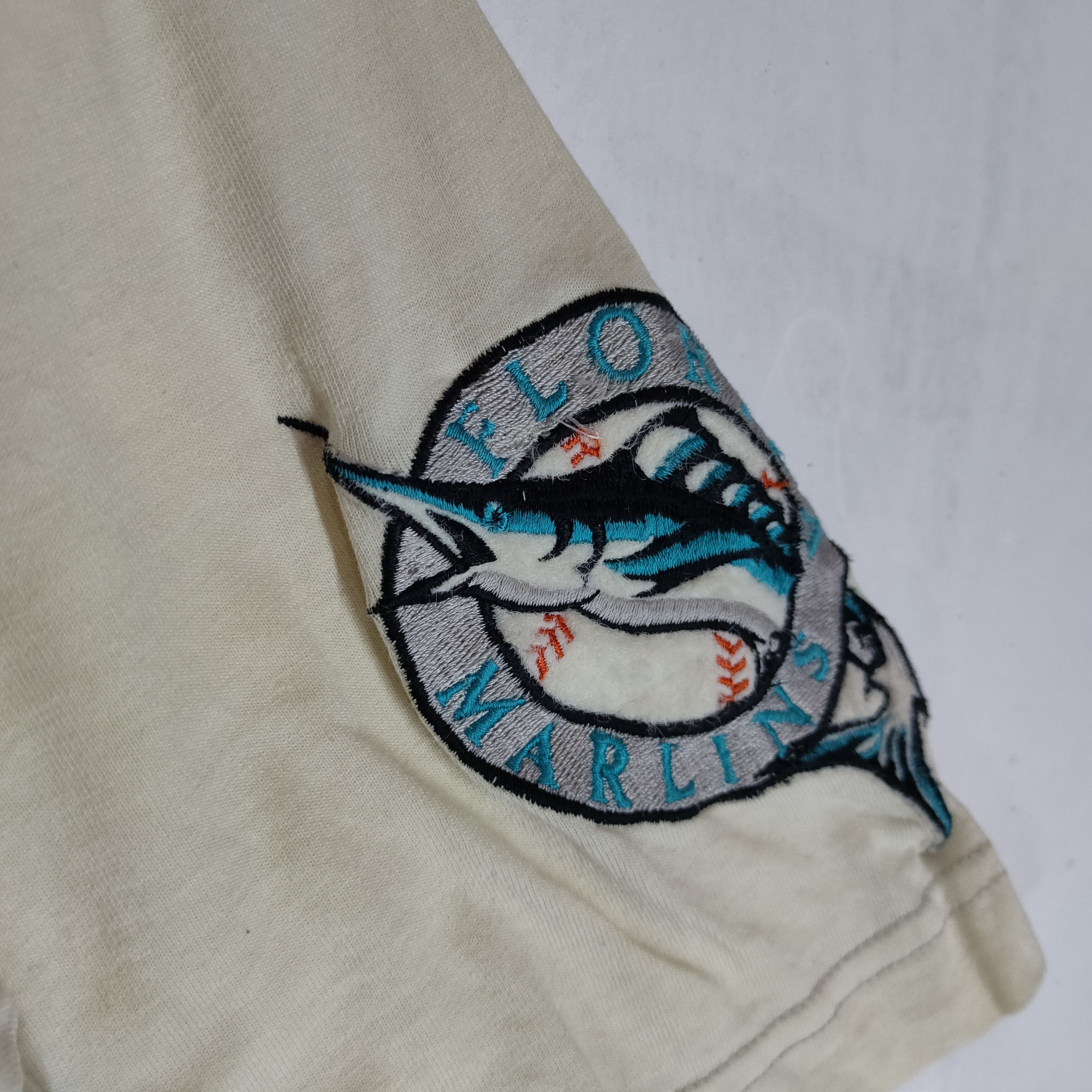 Vintage Vintage LOONEY TUNES ©1994 EMBROIDERY Short Sleeve Shirt Size US L / EU 52-54 / 3 - 4 Thumbnail