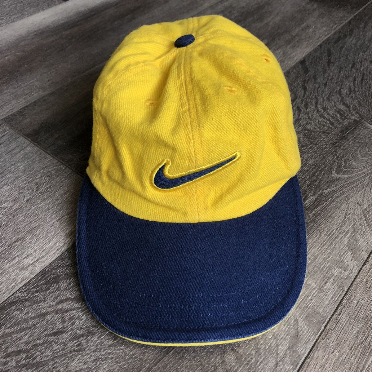 Nike Vintage 2000s Nike Swoosh Basic Logo Baseball Cap Hat Yellow Size ONE SIZE - 1 Thumbnail