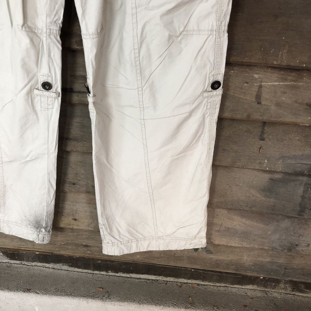Japanese Brand Uniqlo White dirty multi pocket tactical Cargo Pants #4614 Size US 33 - 9 Thumbnail