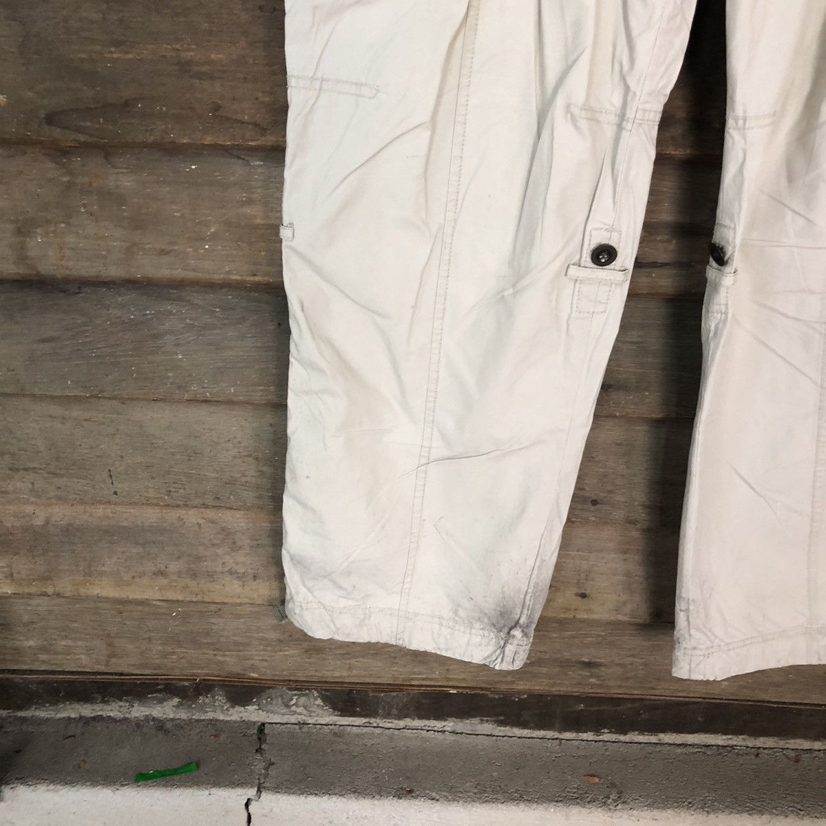 Japanese Brand Uniqlo White dirty multi pocket tactical Cargo Pants #4614 Size US 33 - 8 Thumbnail