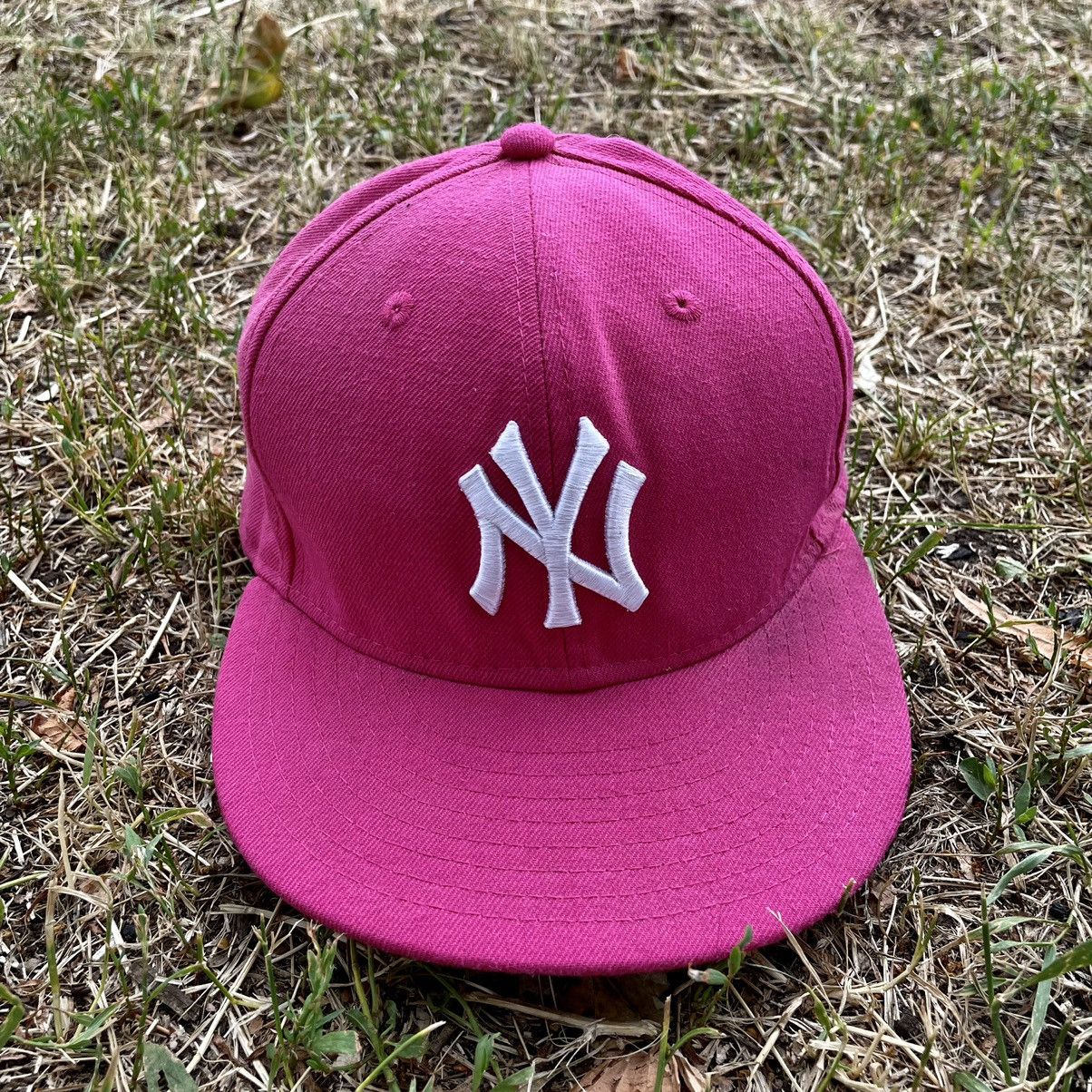 Vintage Vintage 90s New York Yankees Pink Snapback Hat Streetwear OS Size ONE SIZE - 1 Thumbnail