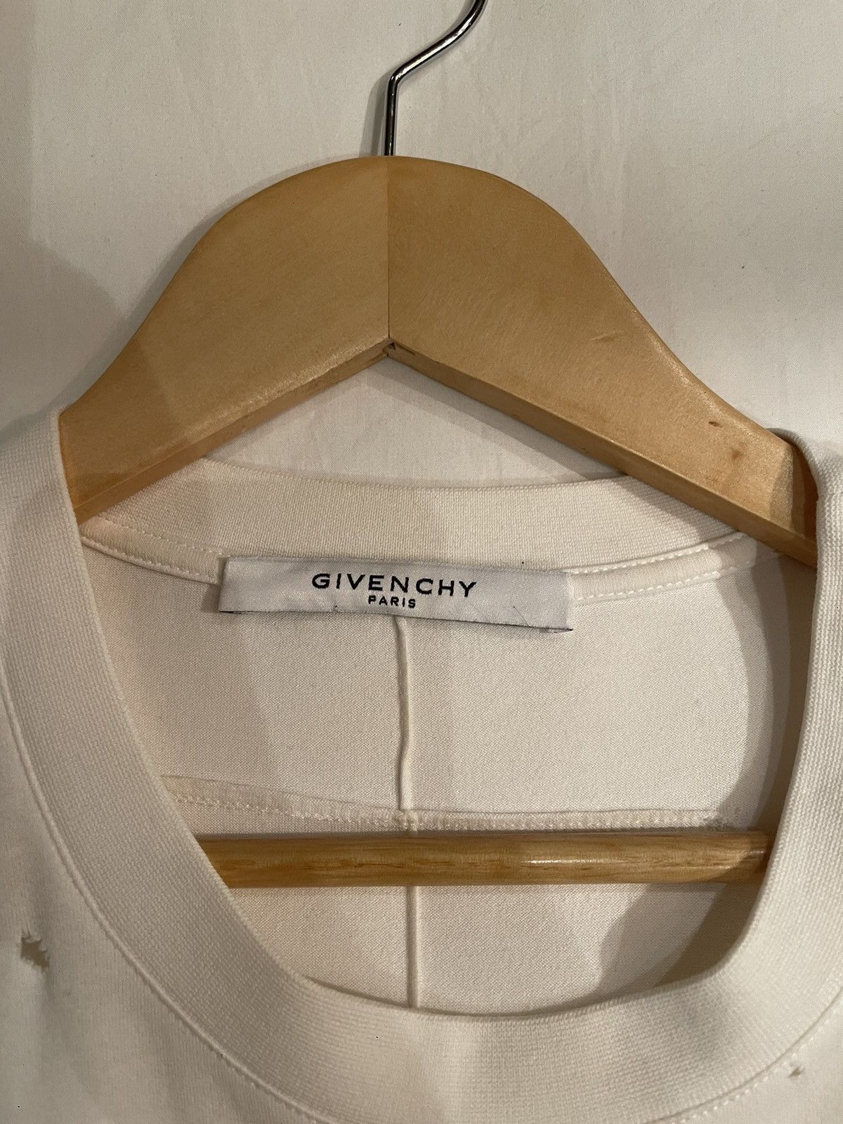 Givenchy Givenchy Paris Oversized Distressed white T-Shirt Size US L / EU 52-54 / 3 - 3 Thumbnail