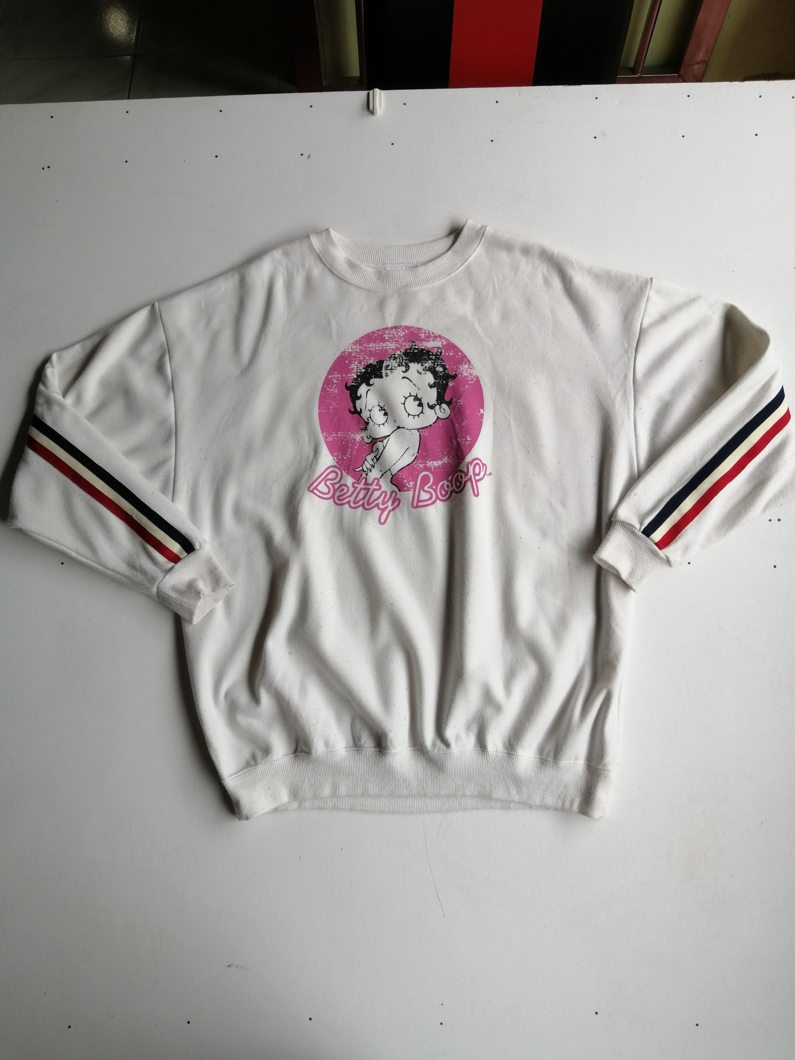 Designer Vintage Denifits x Betty Boop Big Logo Sweatshirt Size US L / EU 52-54 / 3 - 1 Thumbnail