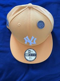 Pink bottom Hat club x New Era Yankee