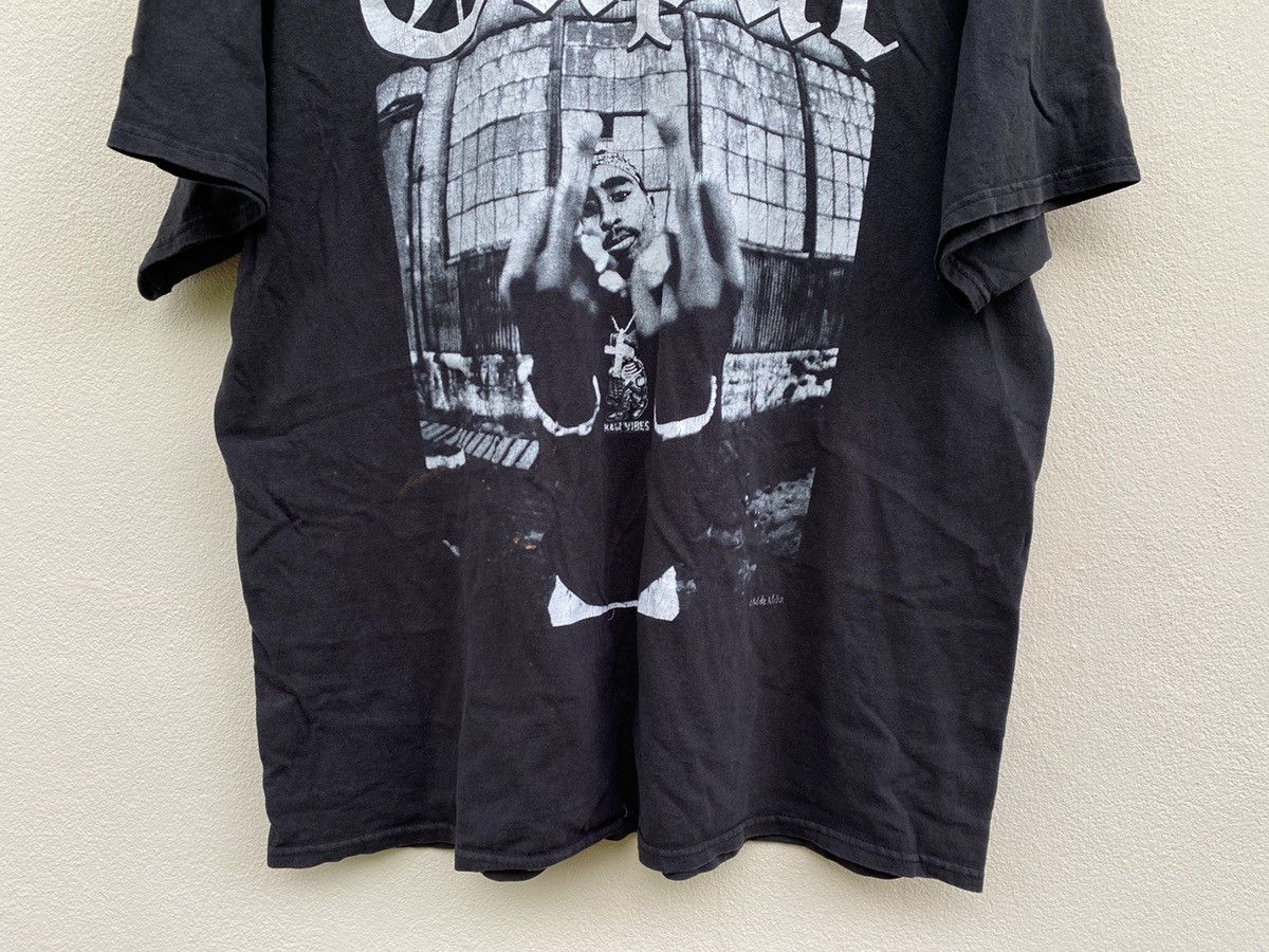 Makaveli Very Rare Vintage Tupac Shakur American Rapper T Shirt Size US XL / EU 56 / 4 - 3 Thumbnail