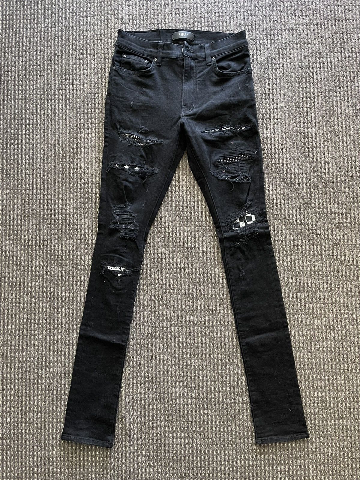 2018 Distressed Jeans