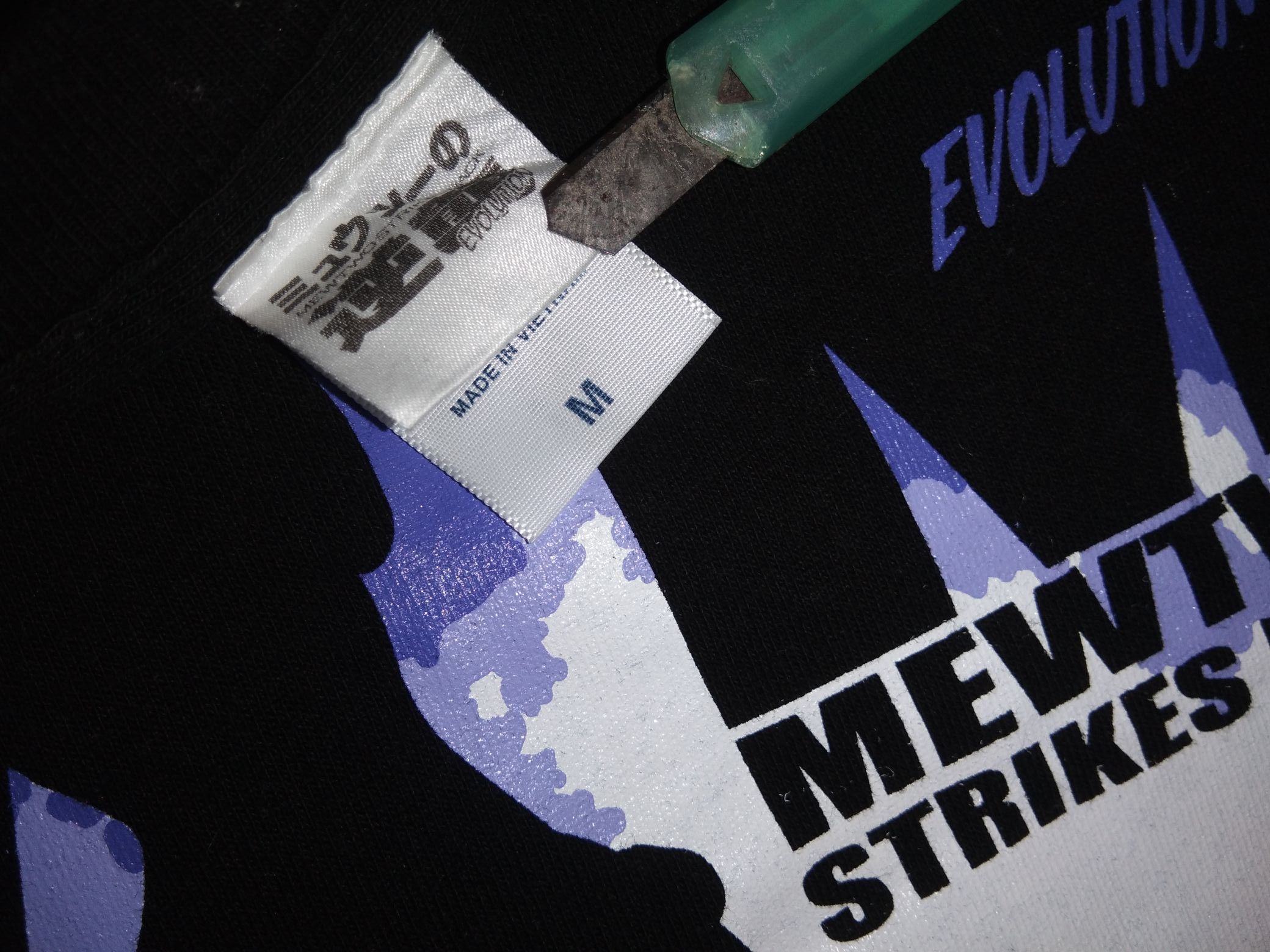 Pokemon LIMITED Pokemon Mewtwo Strikes Back tshirt movie anime promo Size US M / EU 48-50 / 2 - 4 Thumbnail