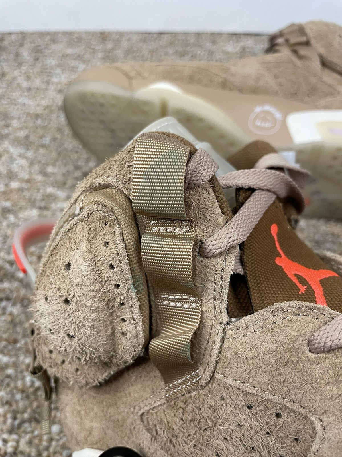 Jordan Brand Air Jordan 6 Retro Travis Scott Khaki Size US 9 / EU 42 - 10 Thumbnail