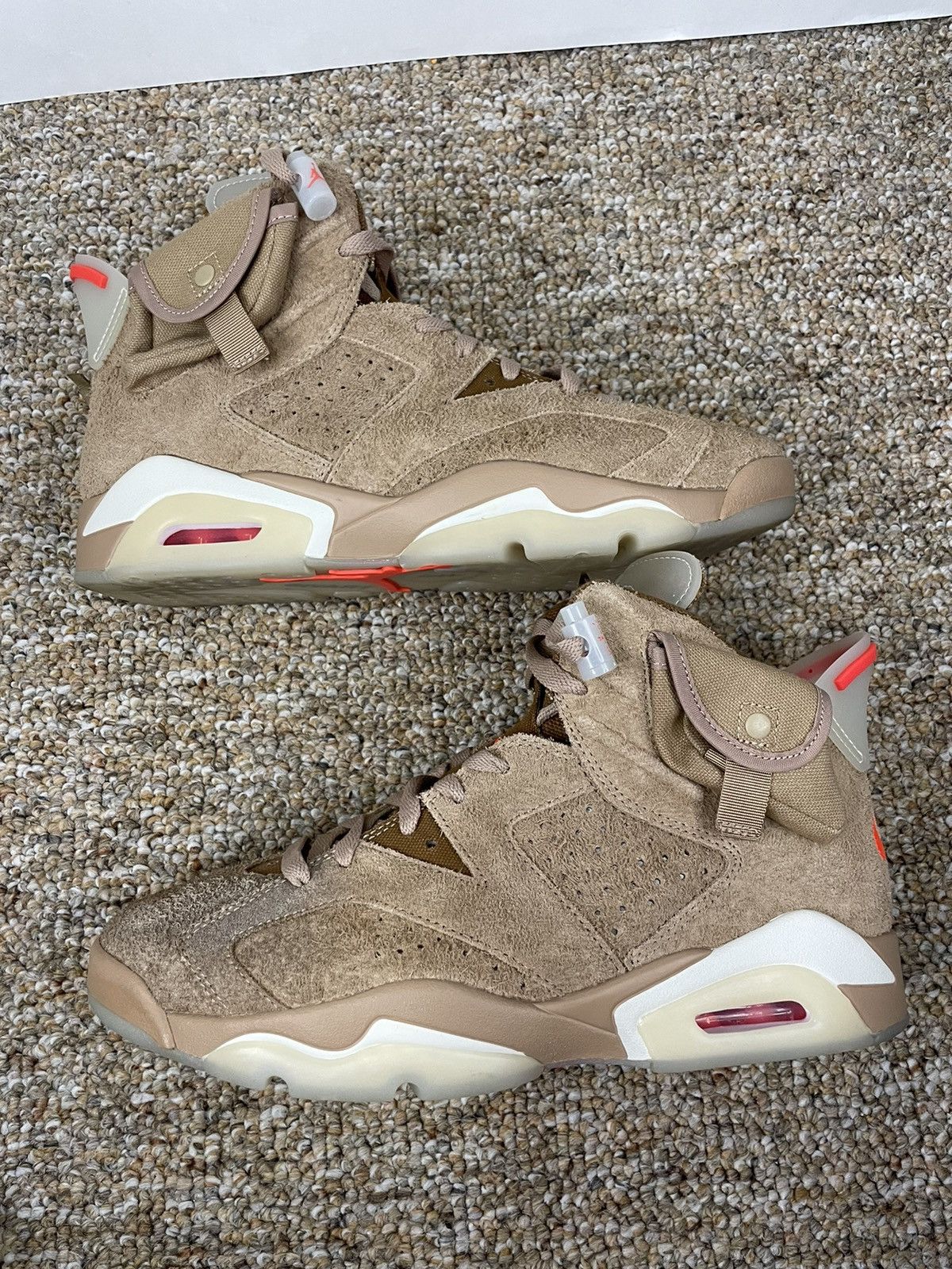 Jordan Brand Air Jordan 6 Retro Travis Scott Khaki Size US 9 / EU 42 - 2 Thumbnail