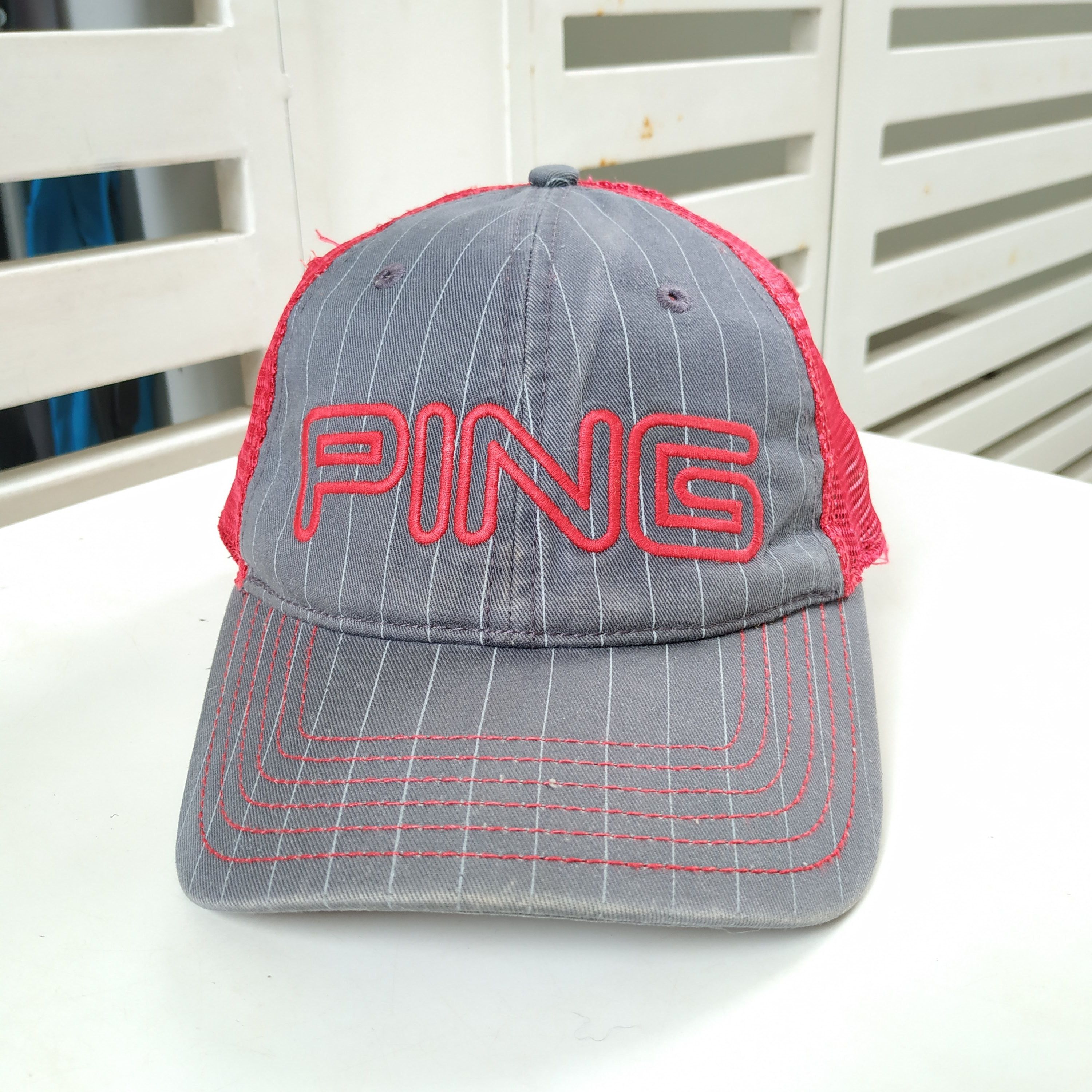 Casquette de golf marque-balle, noire
