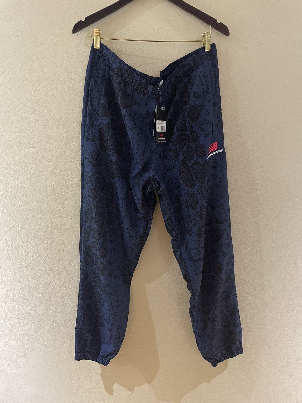 New Balance New balance x SNS track pants Size US 34 / EU 50 - 3 Thumbnail