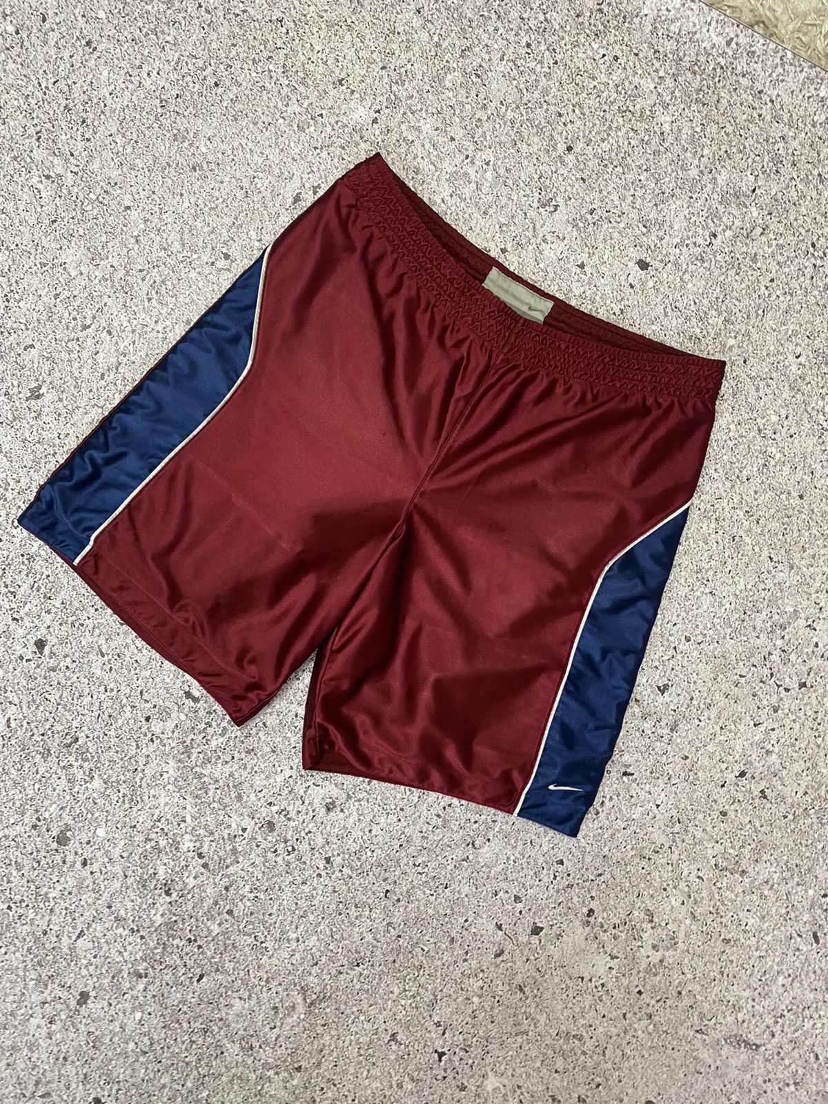 Nike × Vintage Vintage Rare Nike Basketball Shorts y2k Size US 36 / EU 52 - 2 Thumbnail