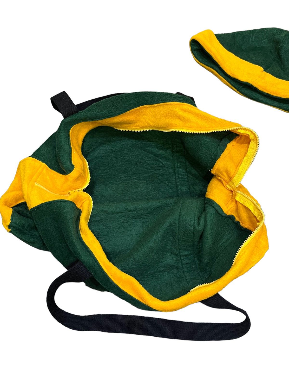 Gianni Valentino RARE💥GIANNI VALENTINO x POPEYE Fleece Beanie & Shoulder Bag Size ONE SIZE - 5 Thumbnail
