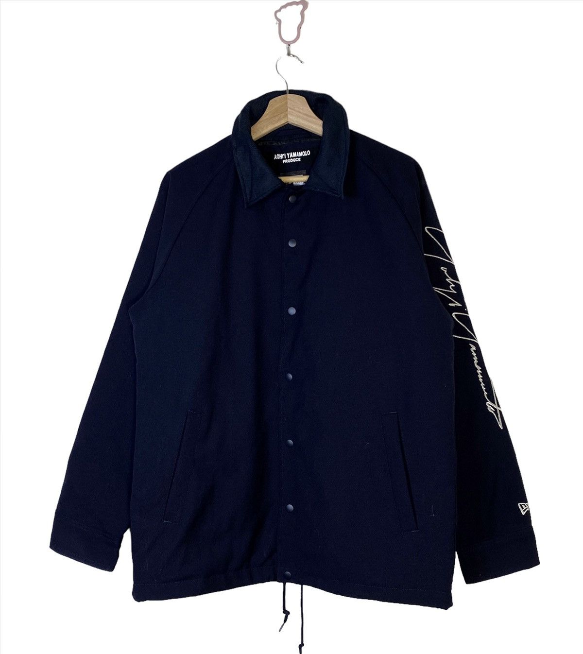 New Era × Yohji Yamamoto New 🔥 YohJi YAMAMOTO x NEW ERA Versity Jacket Cotton Size US L / EU 52-54 / 3 - 1 Thumbnail