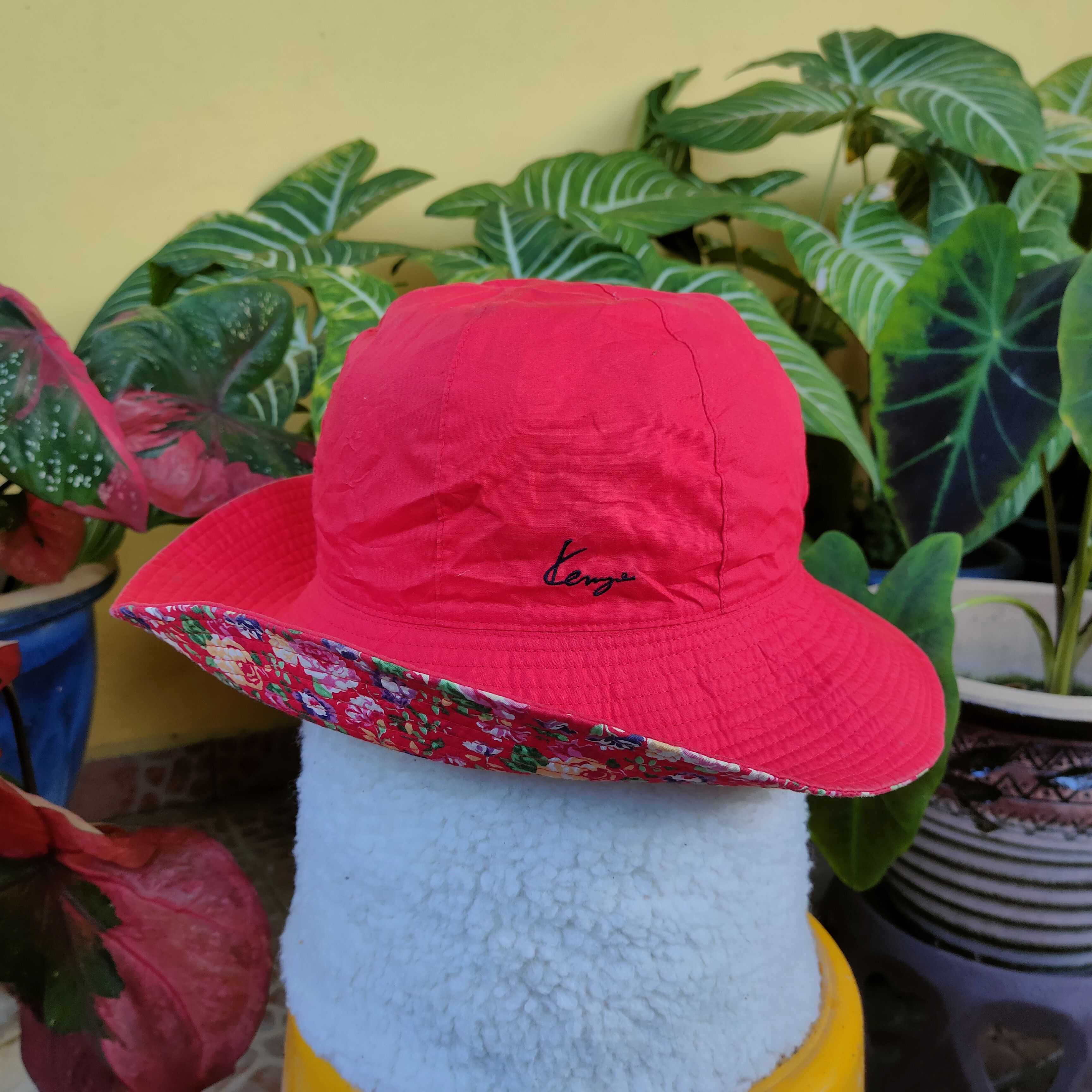Japanese Brand KENZO Reversible Plain & Floral Embroidery Spellout Hat Size ONE SIZE - 1 Thumbnail