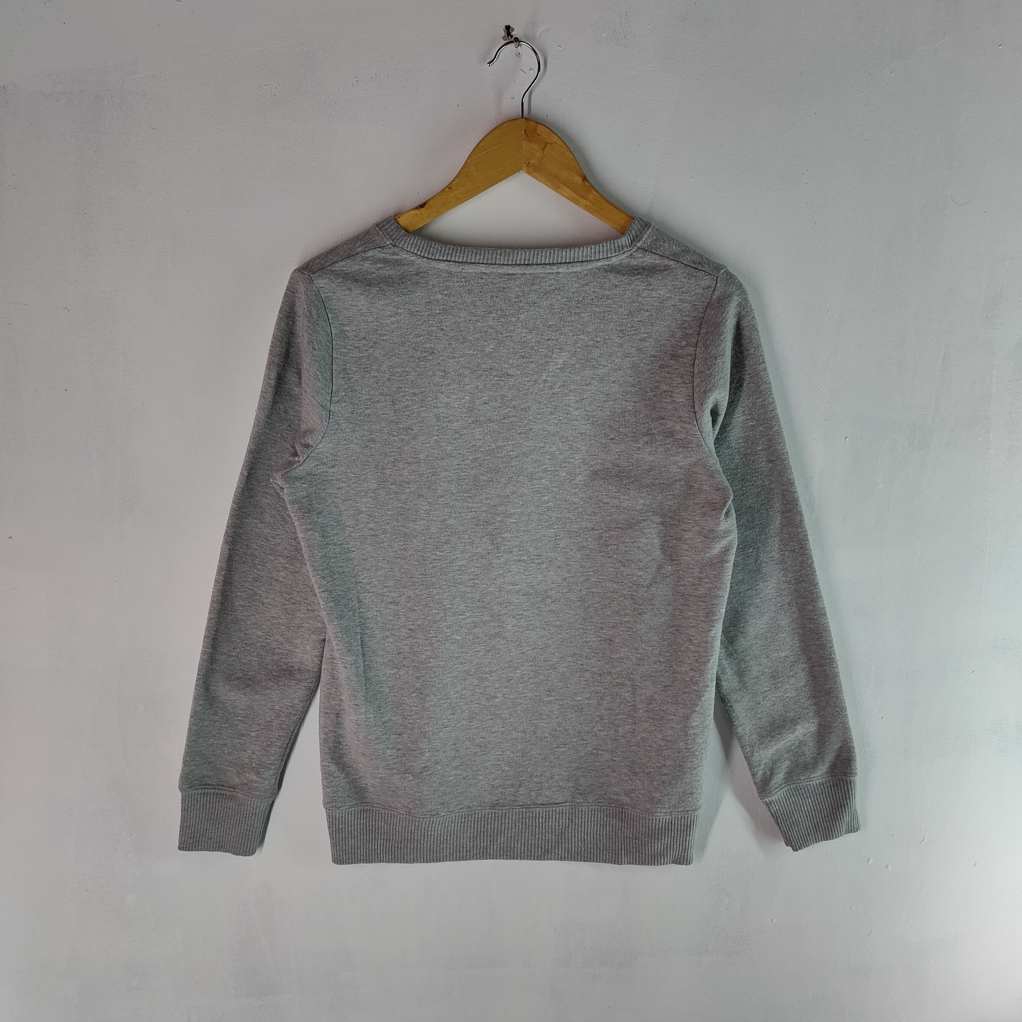 Disney DISNEY MICKEY MOUSE Embroidery Crewneck Sweatshirt Size US S / EU 44-46 / 1 - 4 Thumbnail