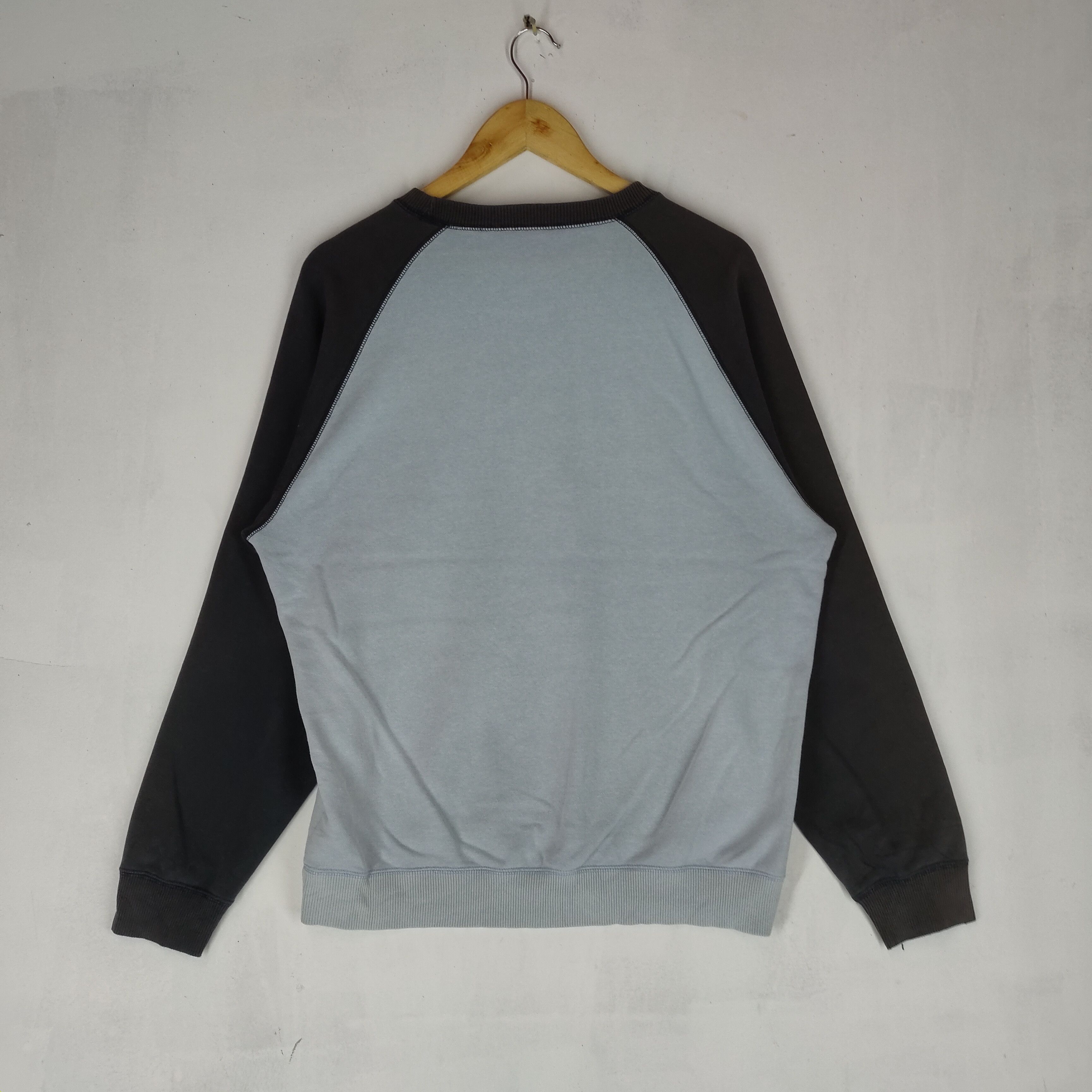 Japanese Brand UNIQLO PLAIN Two Color Large Size Crewneck Sweatshirt Size US L / EU 52-54 / 3 - 5 Thumbnail
