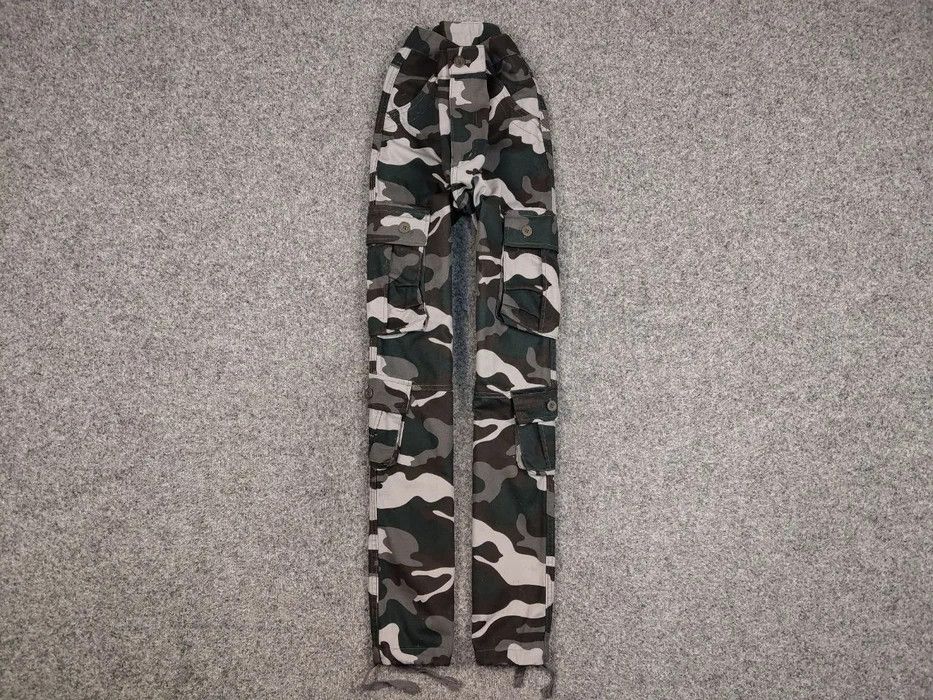 Japanese Brand 🔴 Vintage Japan Multi Pocket Cargo Camo Pants Travis Scott Size US 34 / EU 50 - 1 Thumbnail