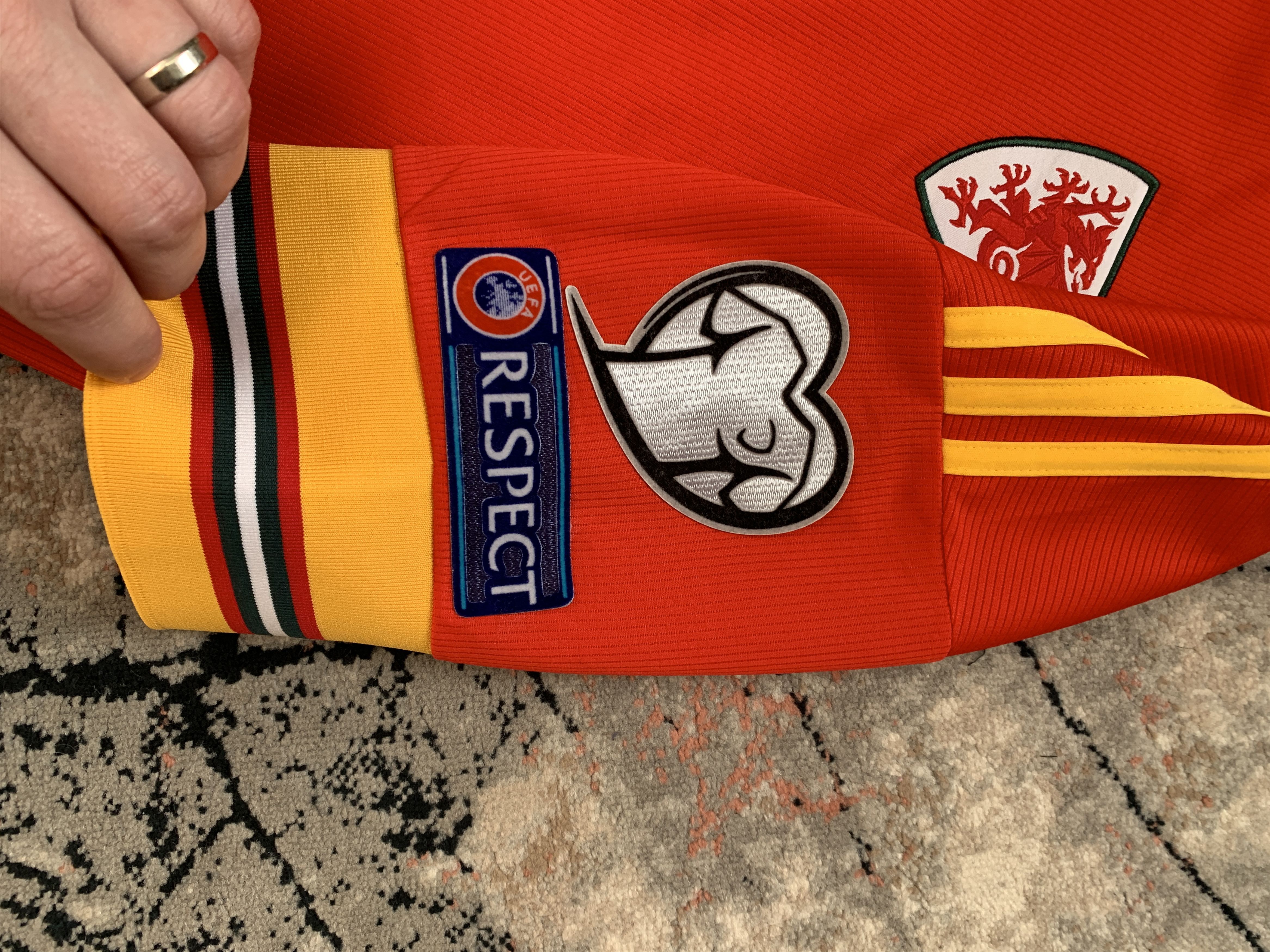 Adidas Adidas Wales Euro Home 2019/2020 Jersey Size US XL / EU 56 / 4 - 5 Thumbnail