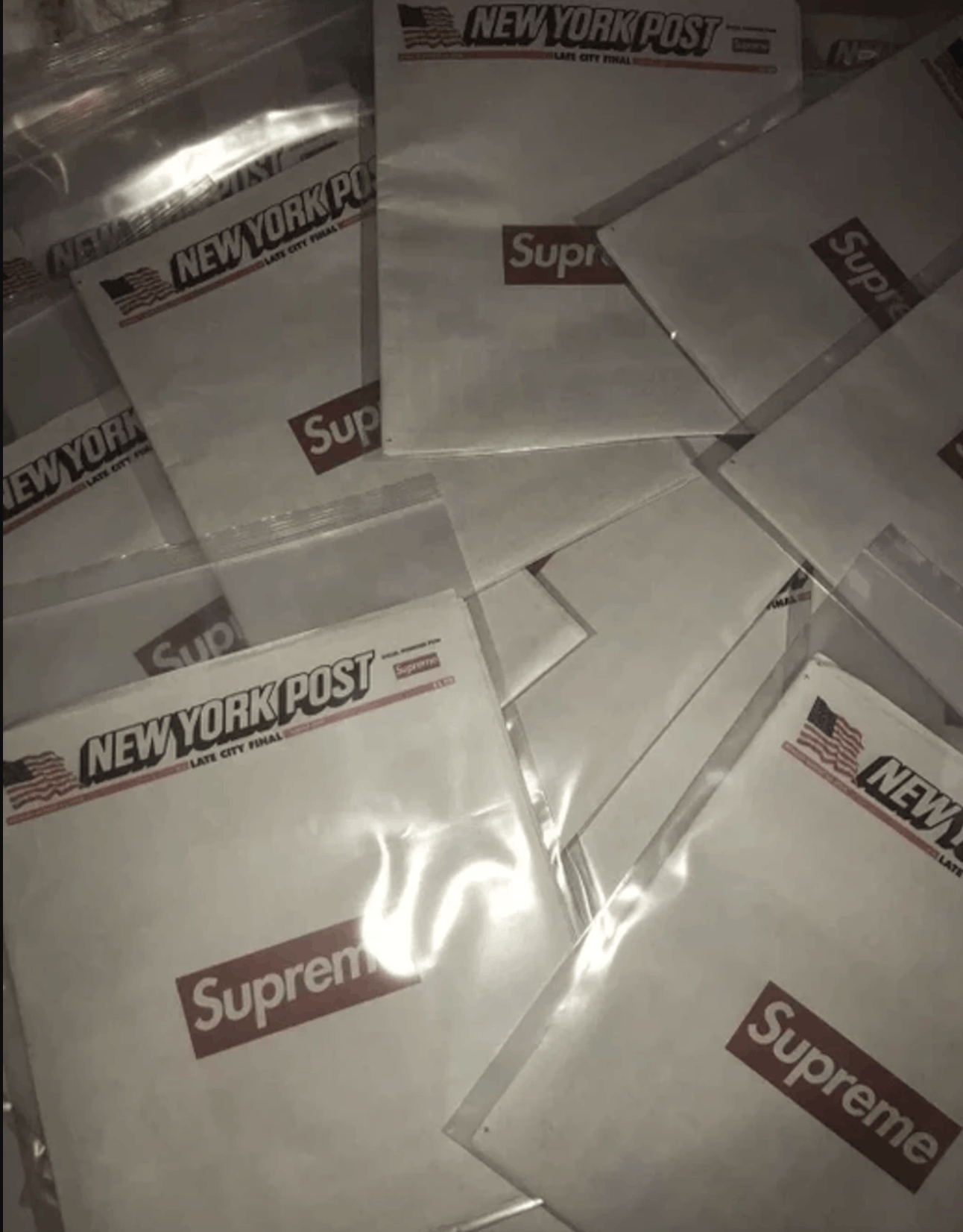 New York Post Supreme x New York Post Newspaper 8/13/18 + Ziplock bag Size ONE SIZE - 5 Thumbnail