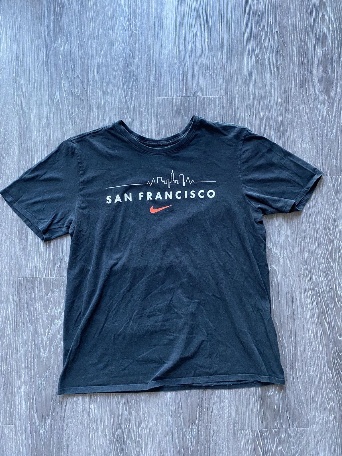 Nike Vintage Nike San Francisco T shirt Black Orange Swoosh rare Size US L / EU 52-54 / 3 - 1 Thumbnail