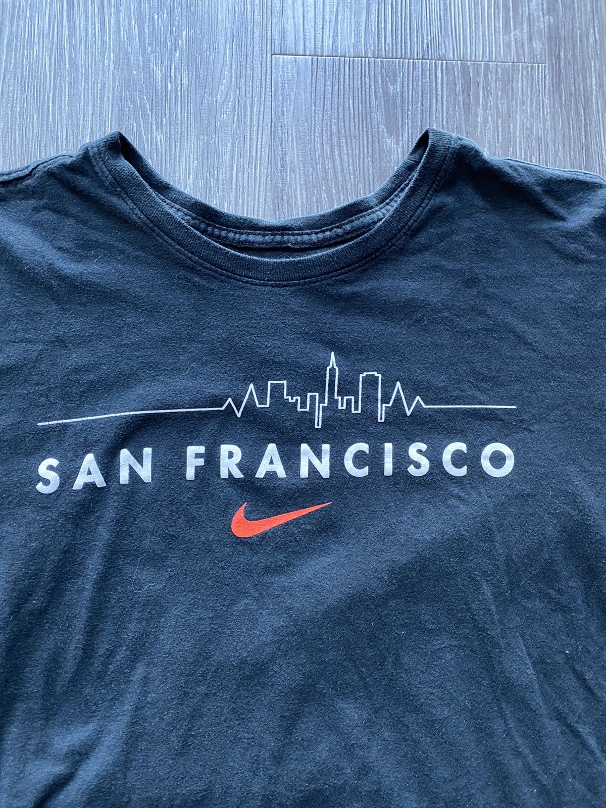 Nike Vintage Nike San Francisco T shirt Black Orange Swoosh rare Size US L / EU 52-54 / 3 - 2 Thumbnail