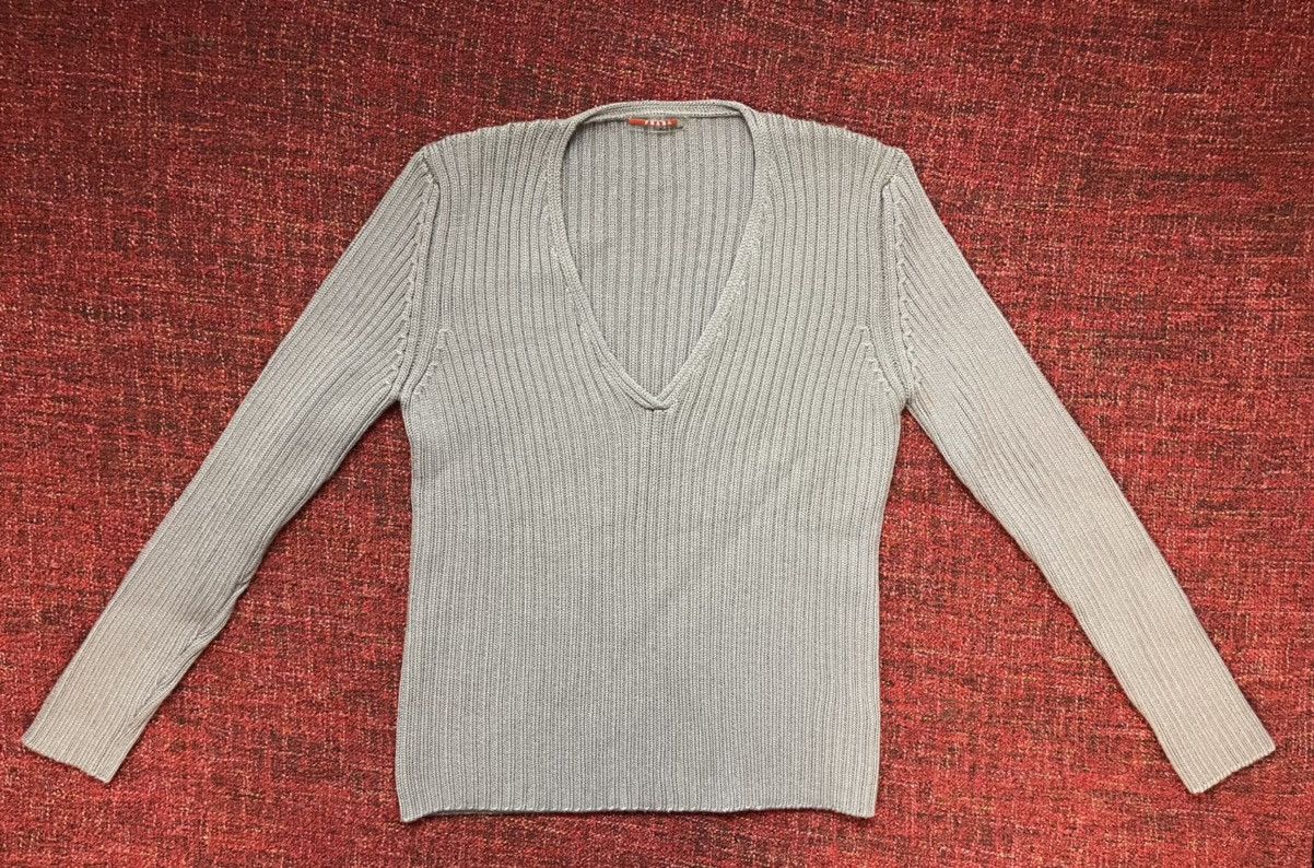 Vintage Prada Y2K vintage violet wool sweater Size US S / EU 44-46 / 1 - 1 Thumbnail