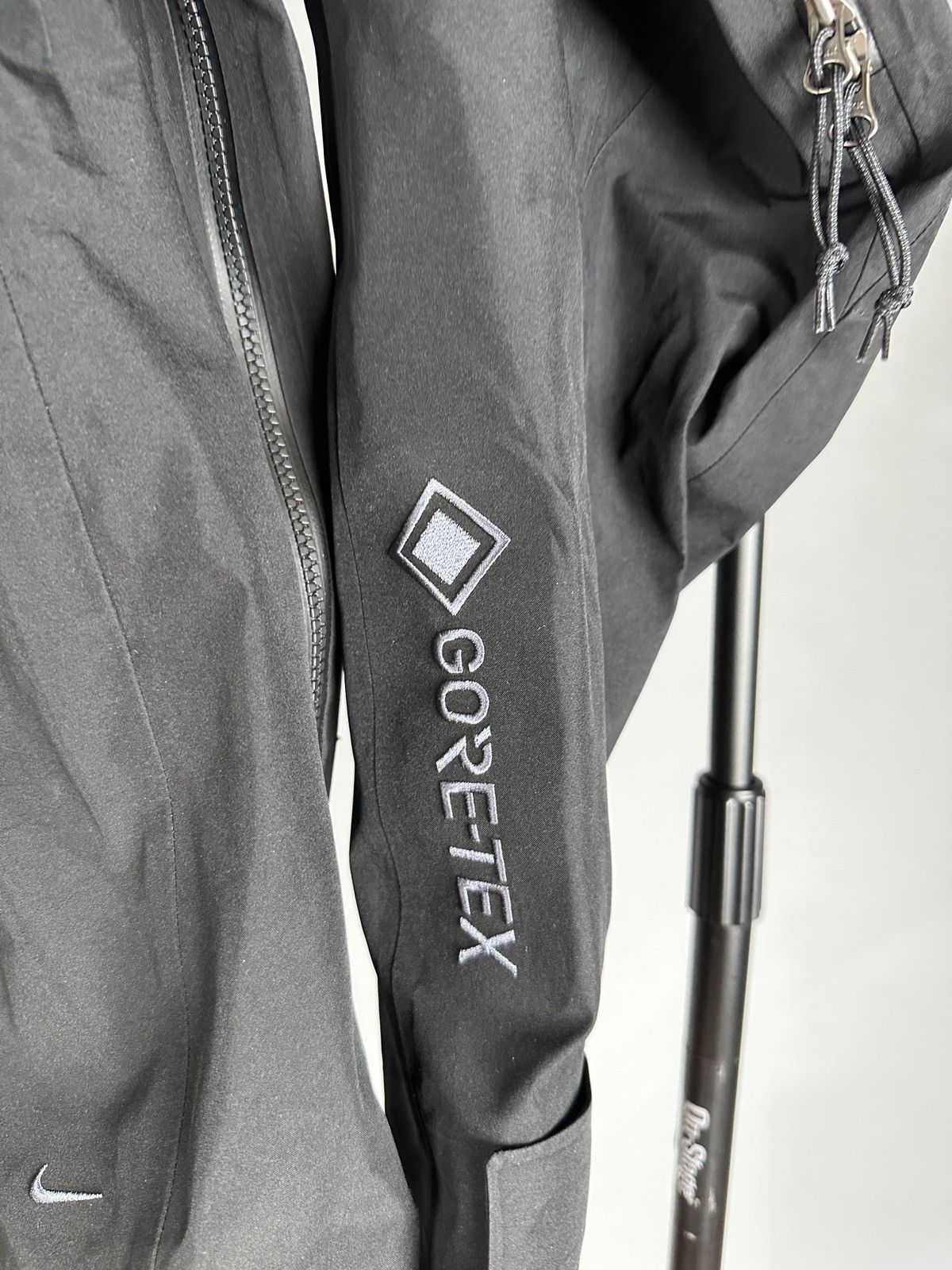 Nike ACG Gore-Tex Misery Ridge Shell Black CV0634-010 sz M Size US M / EU 48-50 / 2 - 4 Thumbnail