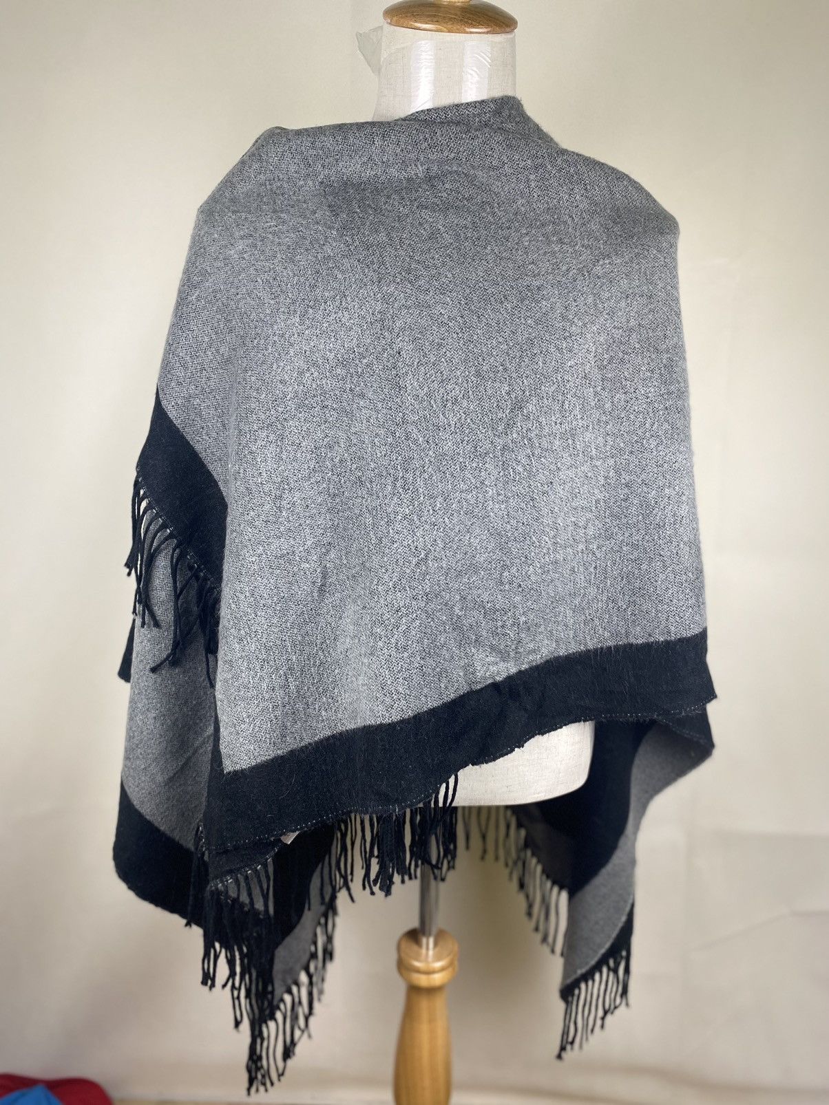 Japanese Brand Uniqlo Winter Poncho Scarf Size ONE SIZE - 3 Thumbnail