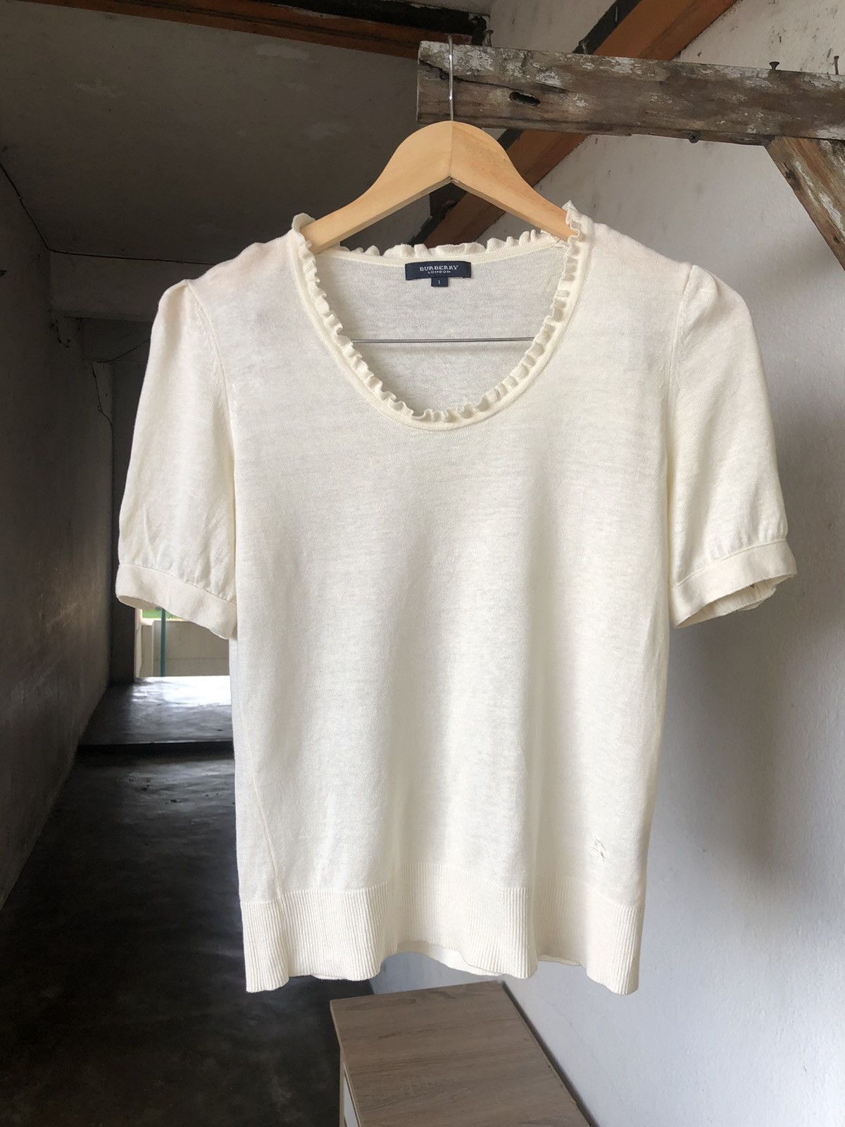 Burberry Vintage Burberry London Small Logo Crop Top Size S / US 4 / IT 40 - 2 Thumbnail
