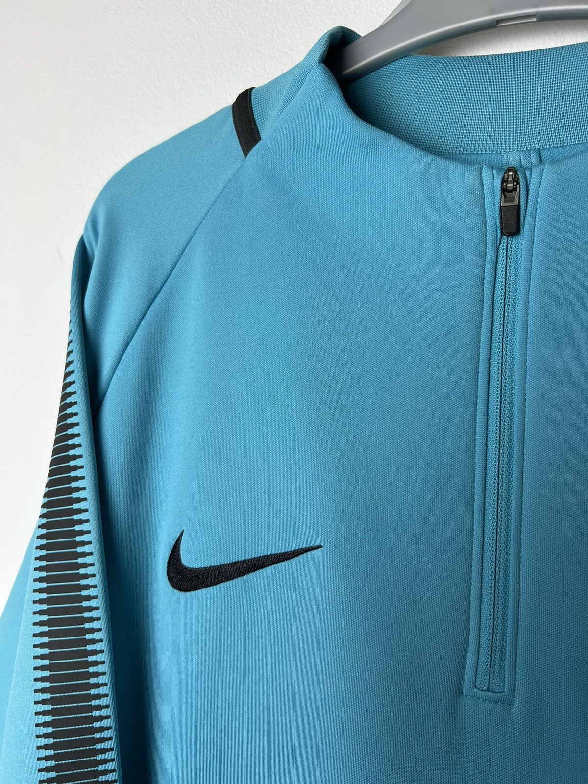 Chelsea Soccer Nike Chelsea 2017 2018 Training Longsleeve Football Size US M / EU 48-50 / 2 - 4 Thumbnail