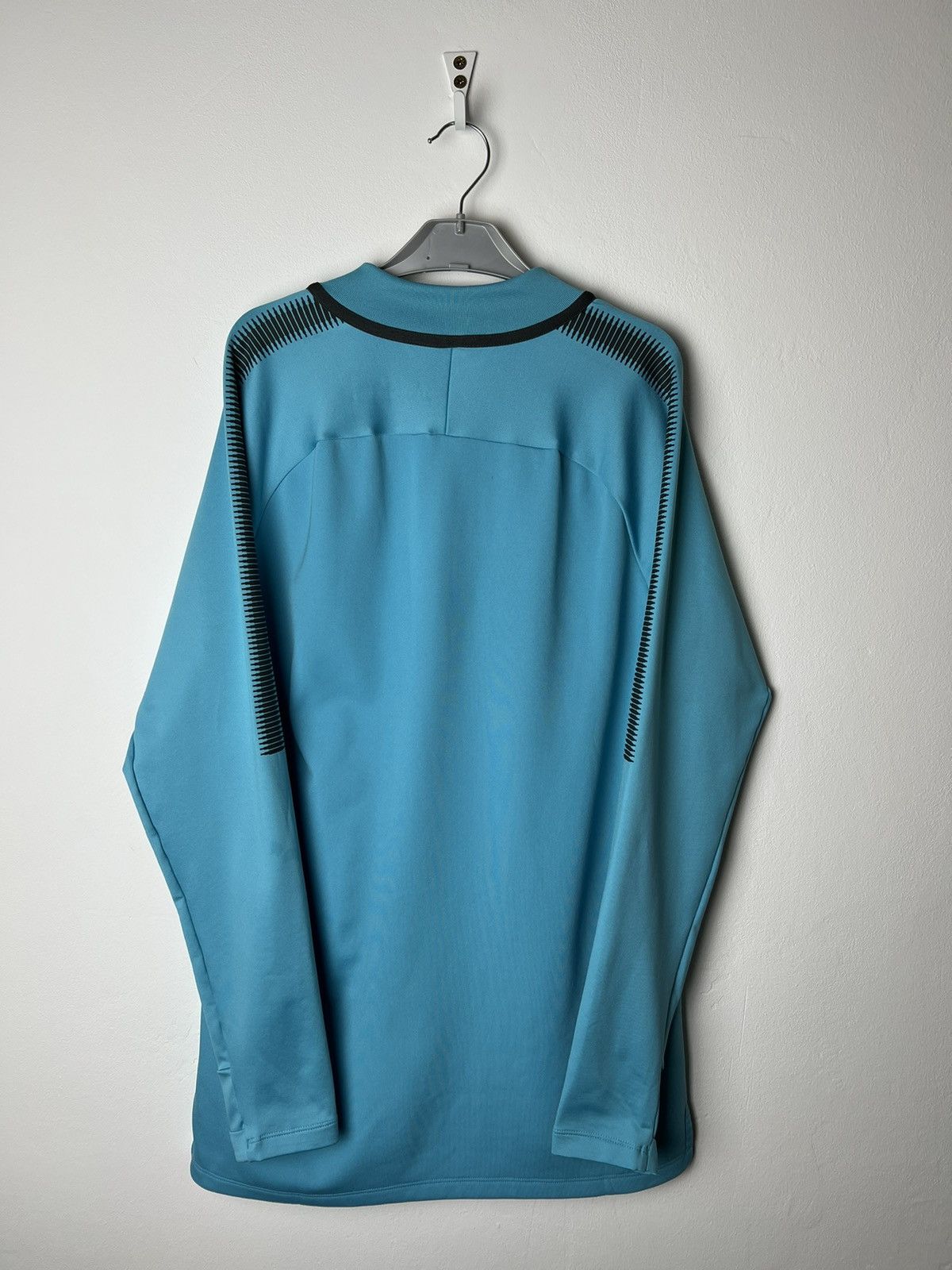 Chelsea Soccer Nike Chelsea 2017 2018 Training Longsleeve Football Size US M / EU 48-50 / 2 - 9 Thumbnail