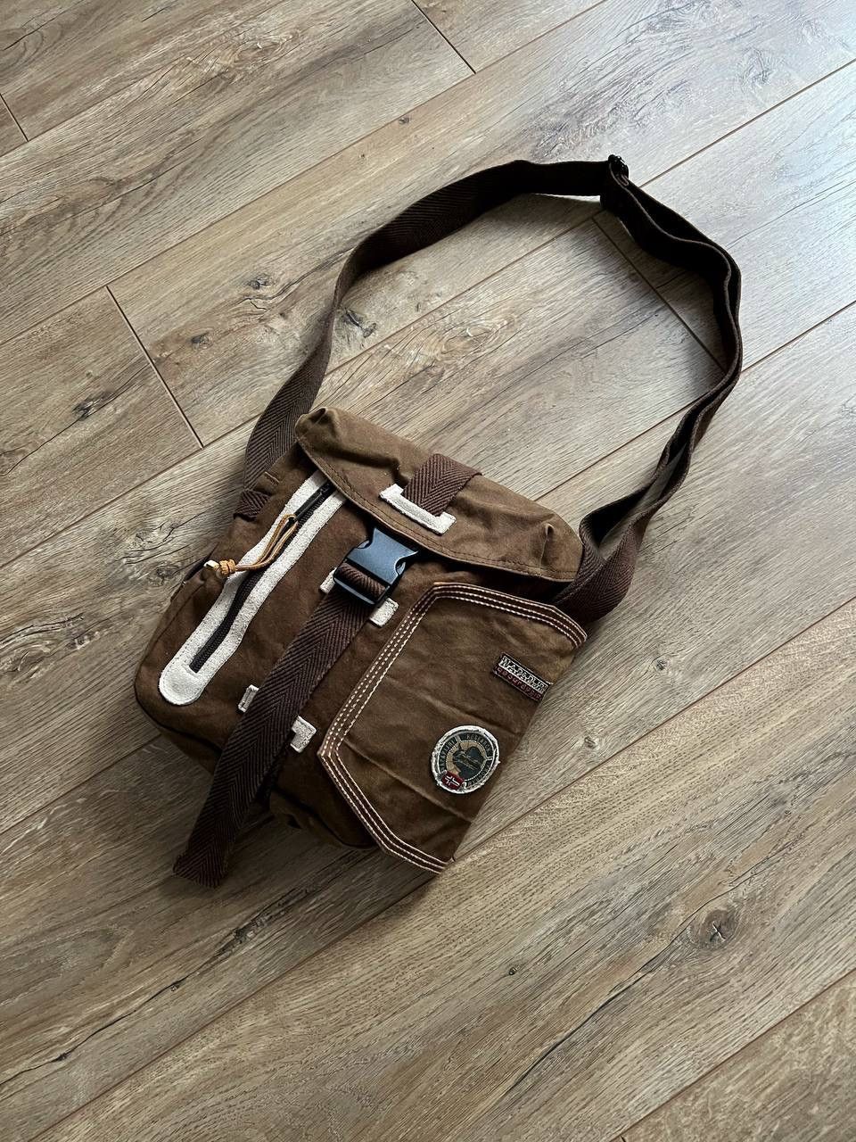 NAPAJIRI TACTICAL SLING BAG