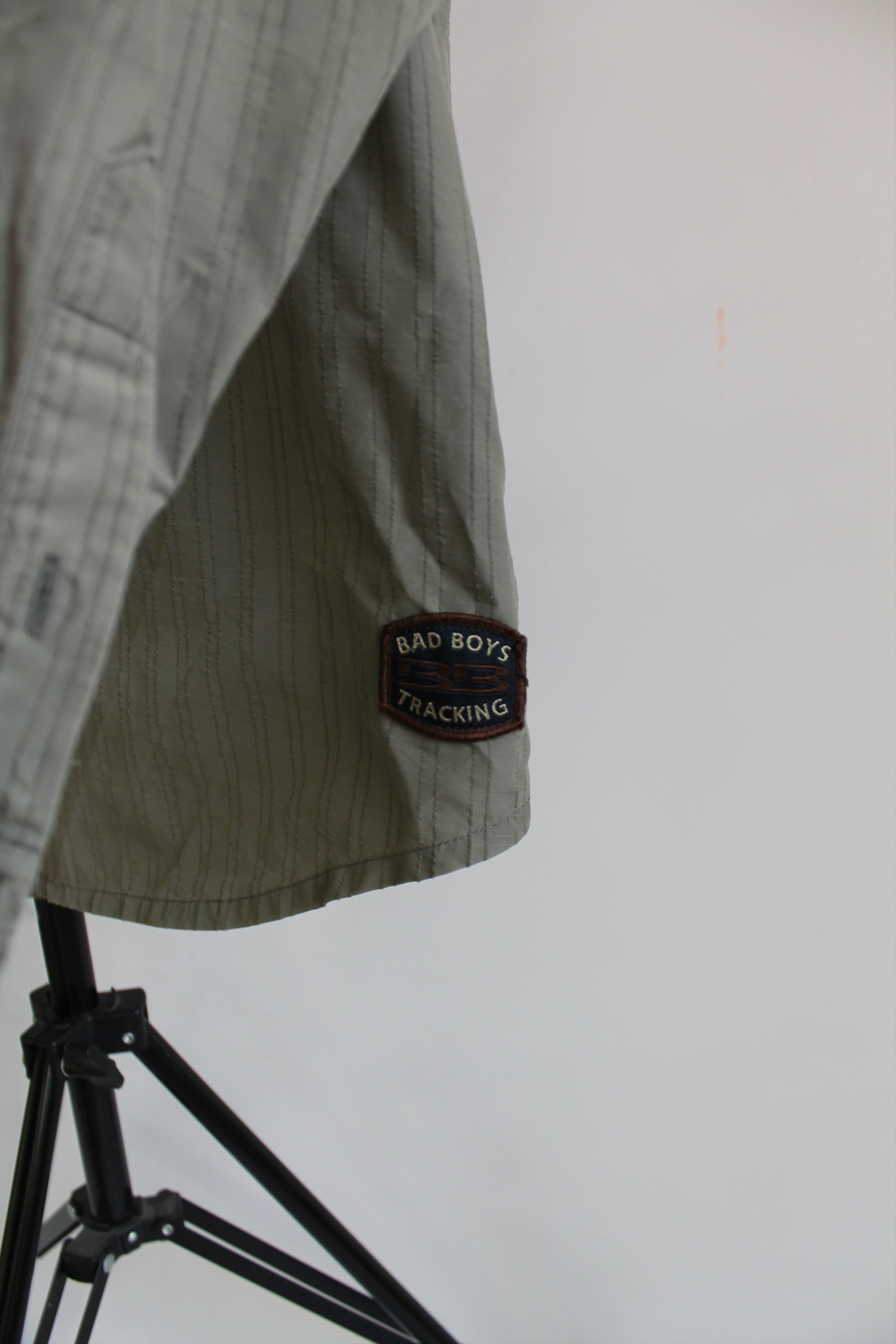 Japanese Brand Vintage Bad boys outdoor shirt olive green y2k Multi pockets Size US L / EU 52-54 / 3 - 5 Thumbnail